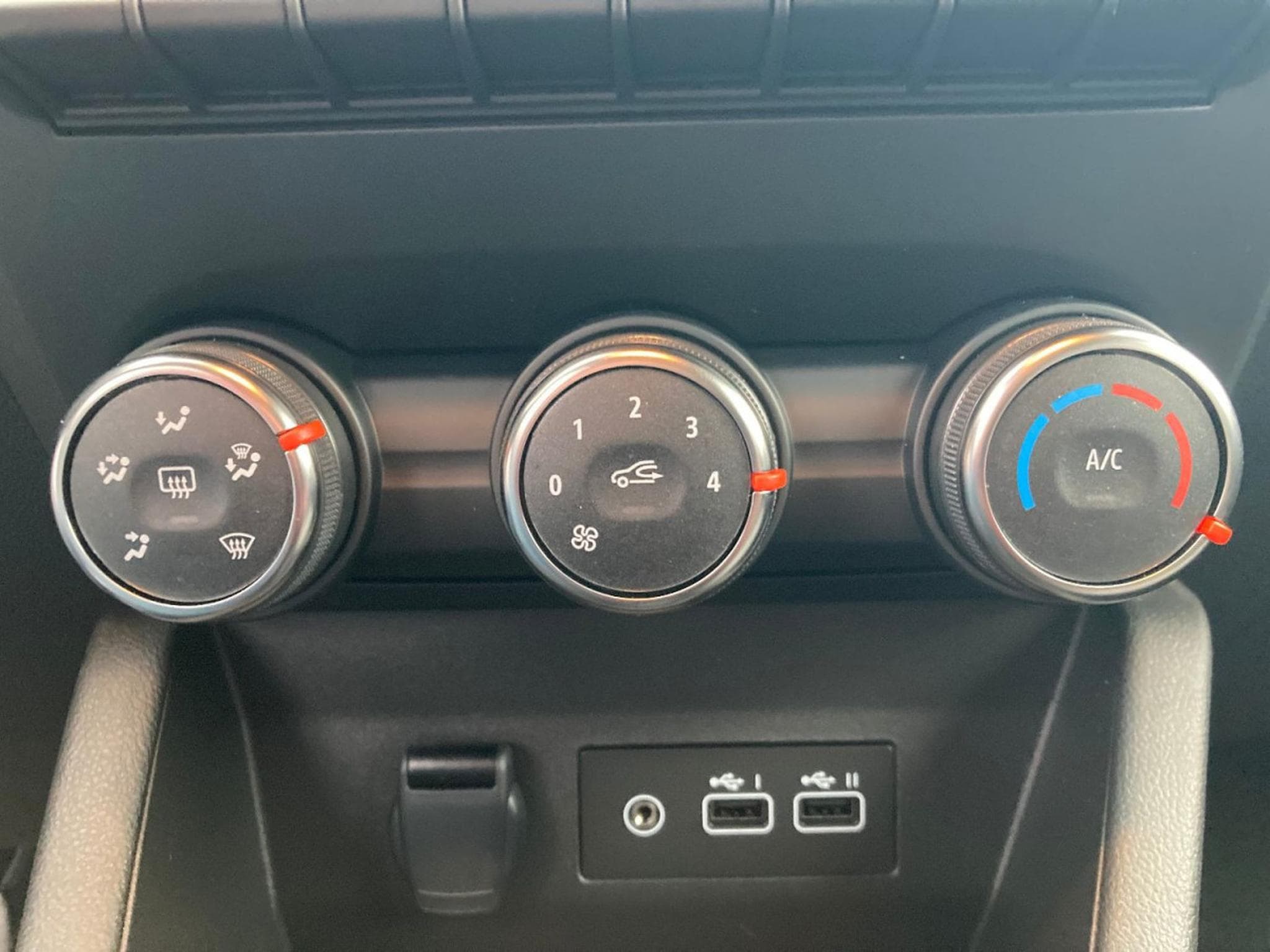 Renault Clio 1.5 dCi 101  Evolution (2025) - Photo 20