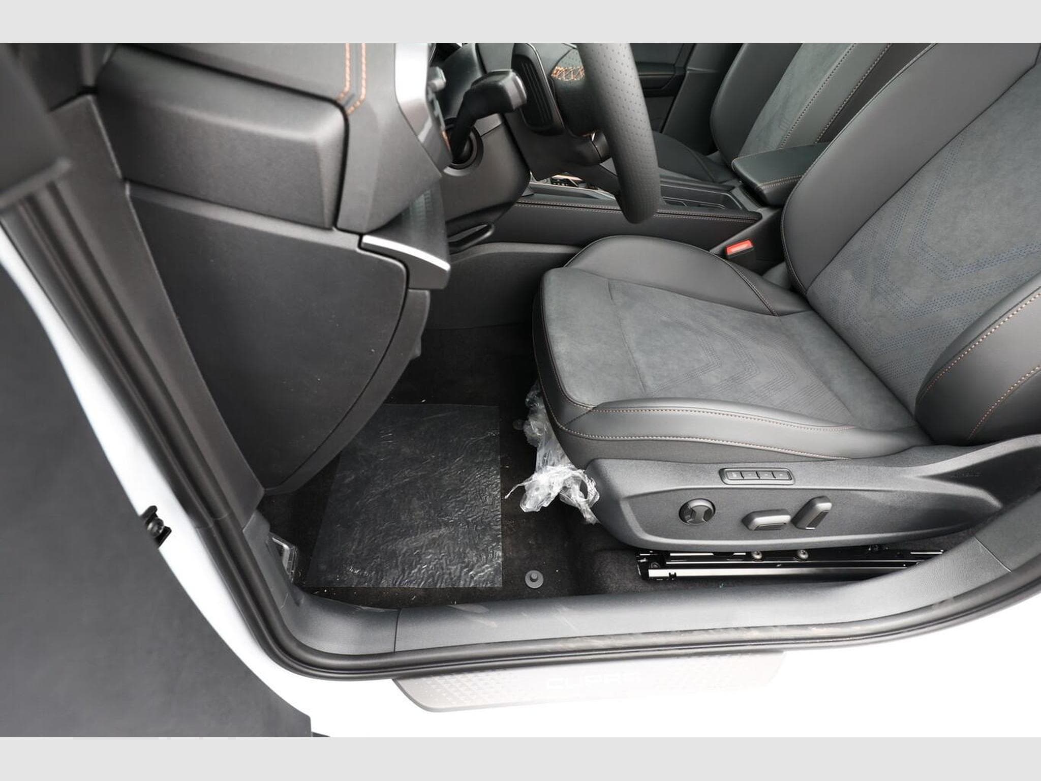 Cupra Leon DSG IntelliD Nav (2026) - Foto 13