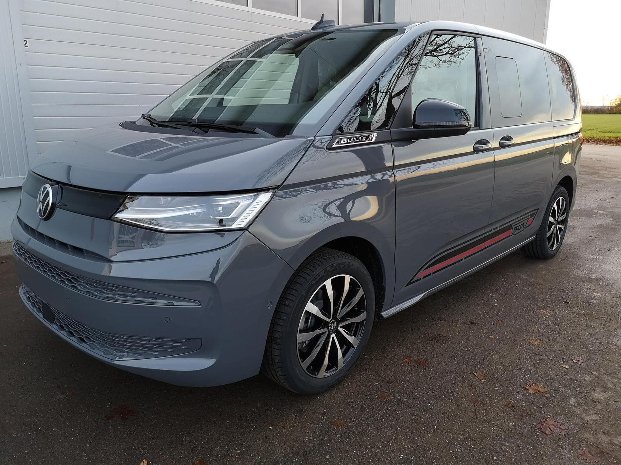 VW T7 Sport Edition (2026) - Foto 1