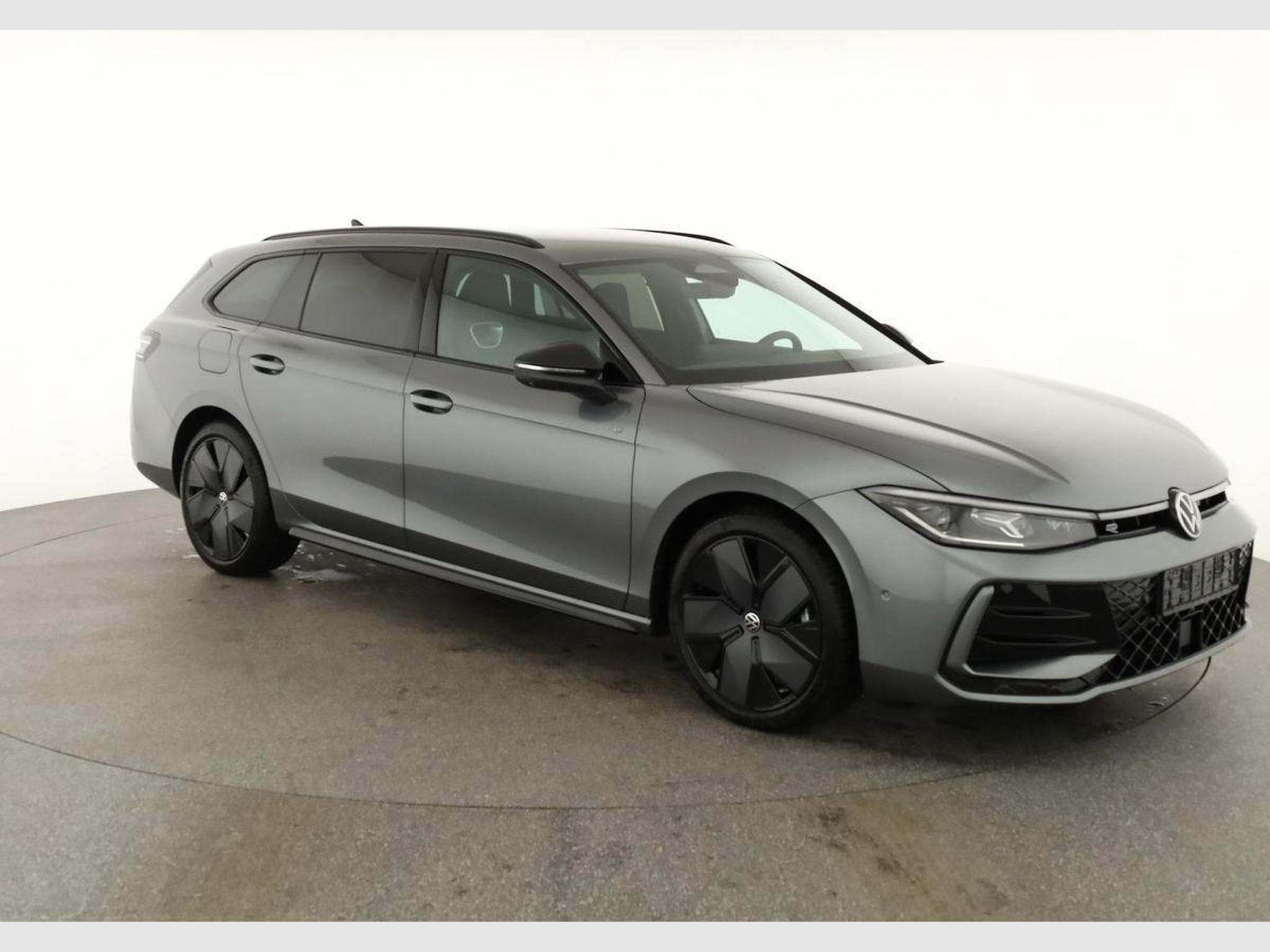VW Passat Variant 2.0 TDI 142 kW 4Motion R-Line (2026) - Photo 1