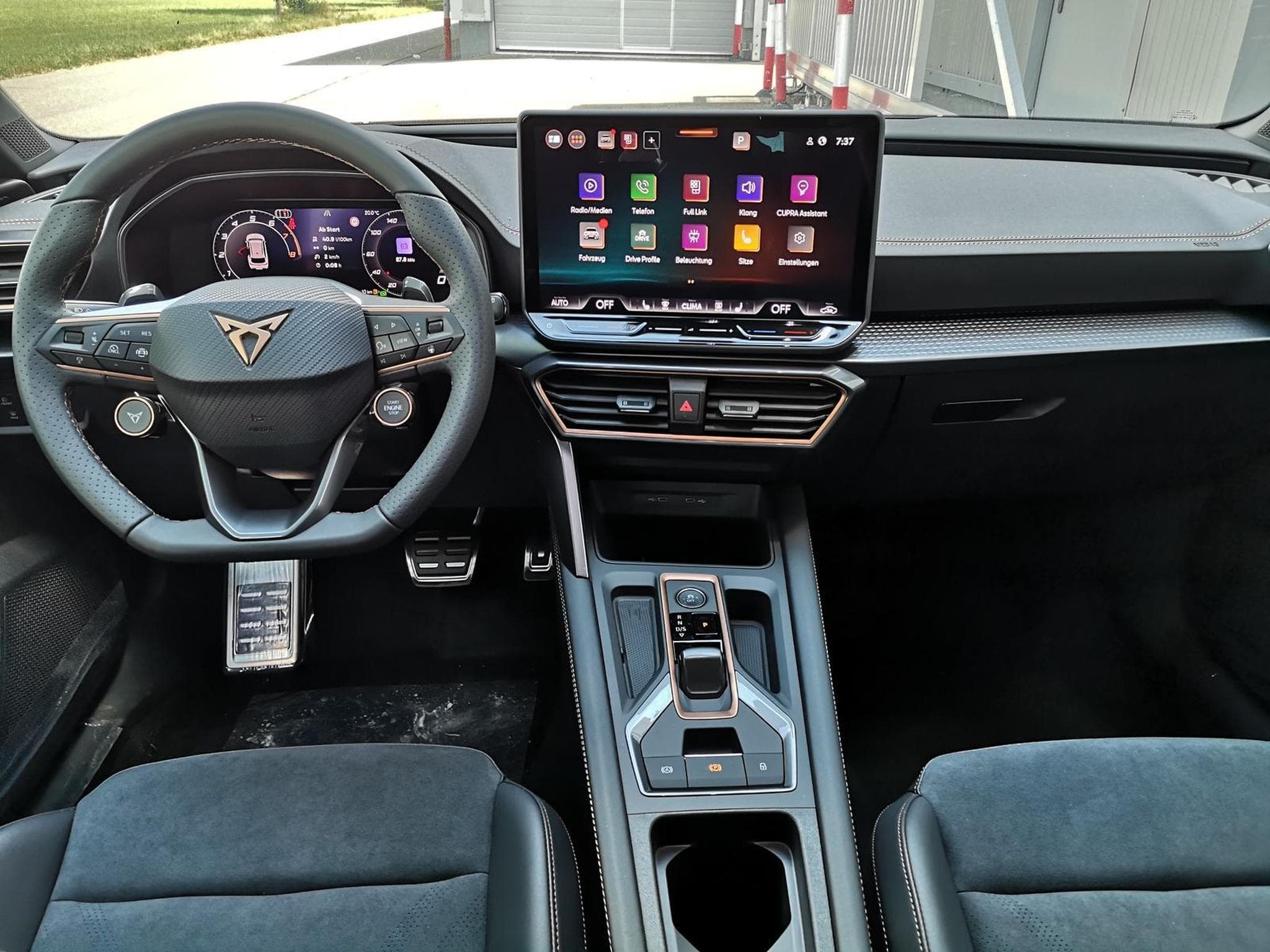 Cupra Leon 2.0 TSI 245 kW 4Drive VZ (2026) - Foto 4