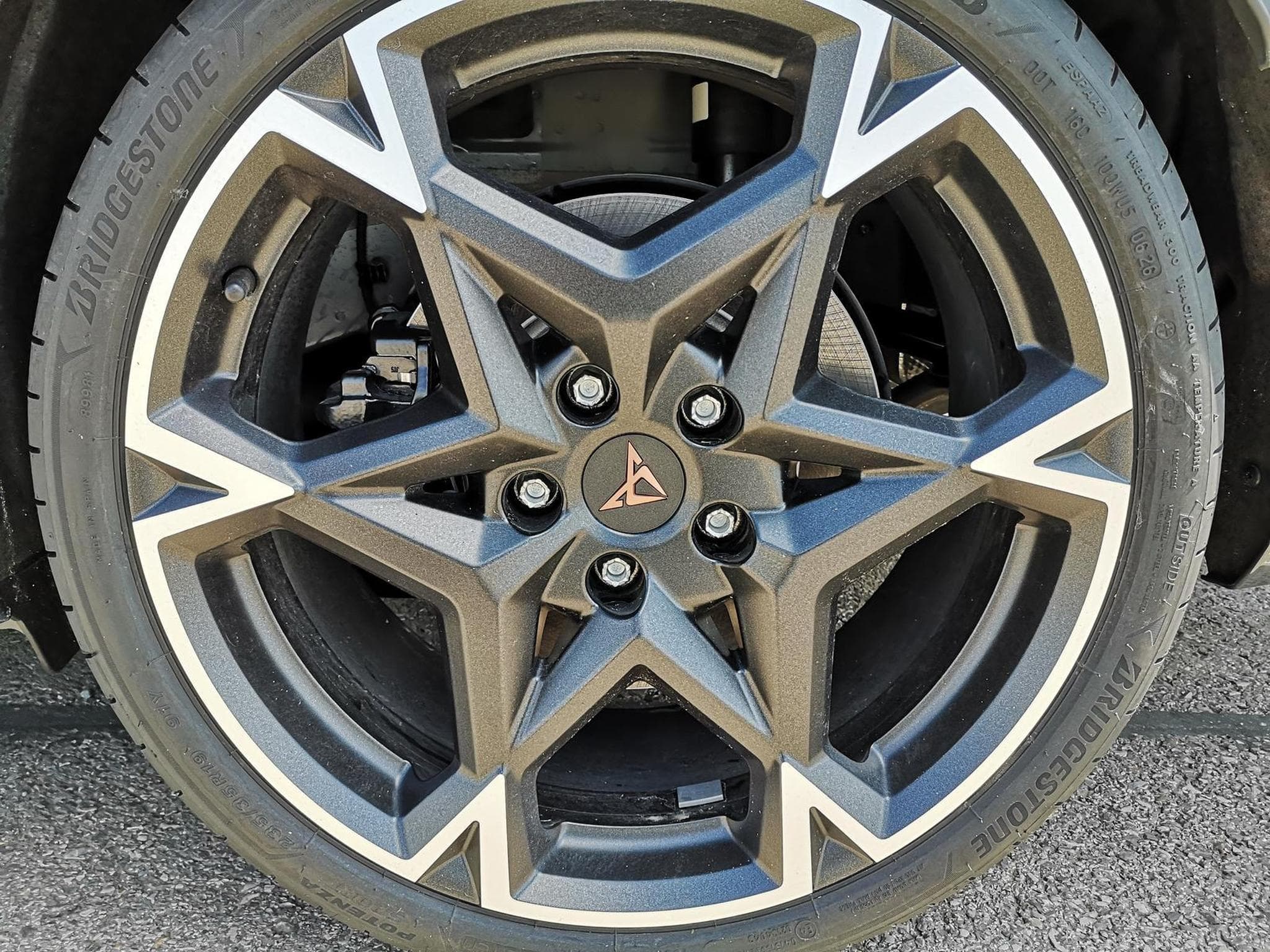 Cupra Leon 2.0 TSI 245 kW 4Drive VZ (2026) - Photo 1