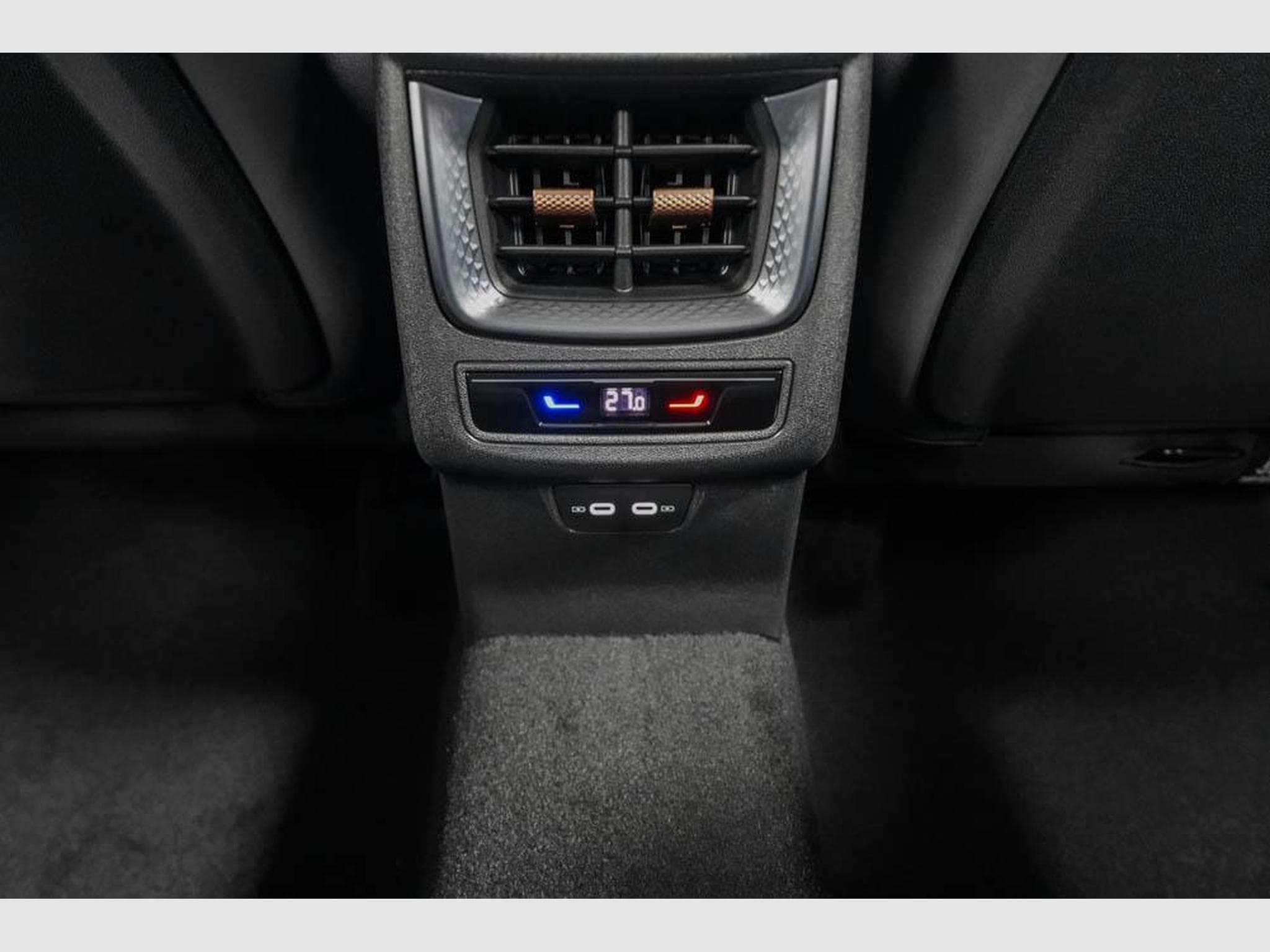 Cupra Terramar 2,0 TSI DSG (2025) - Photo 17