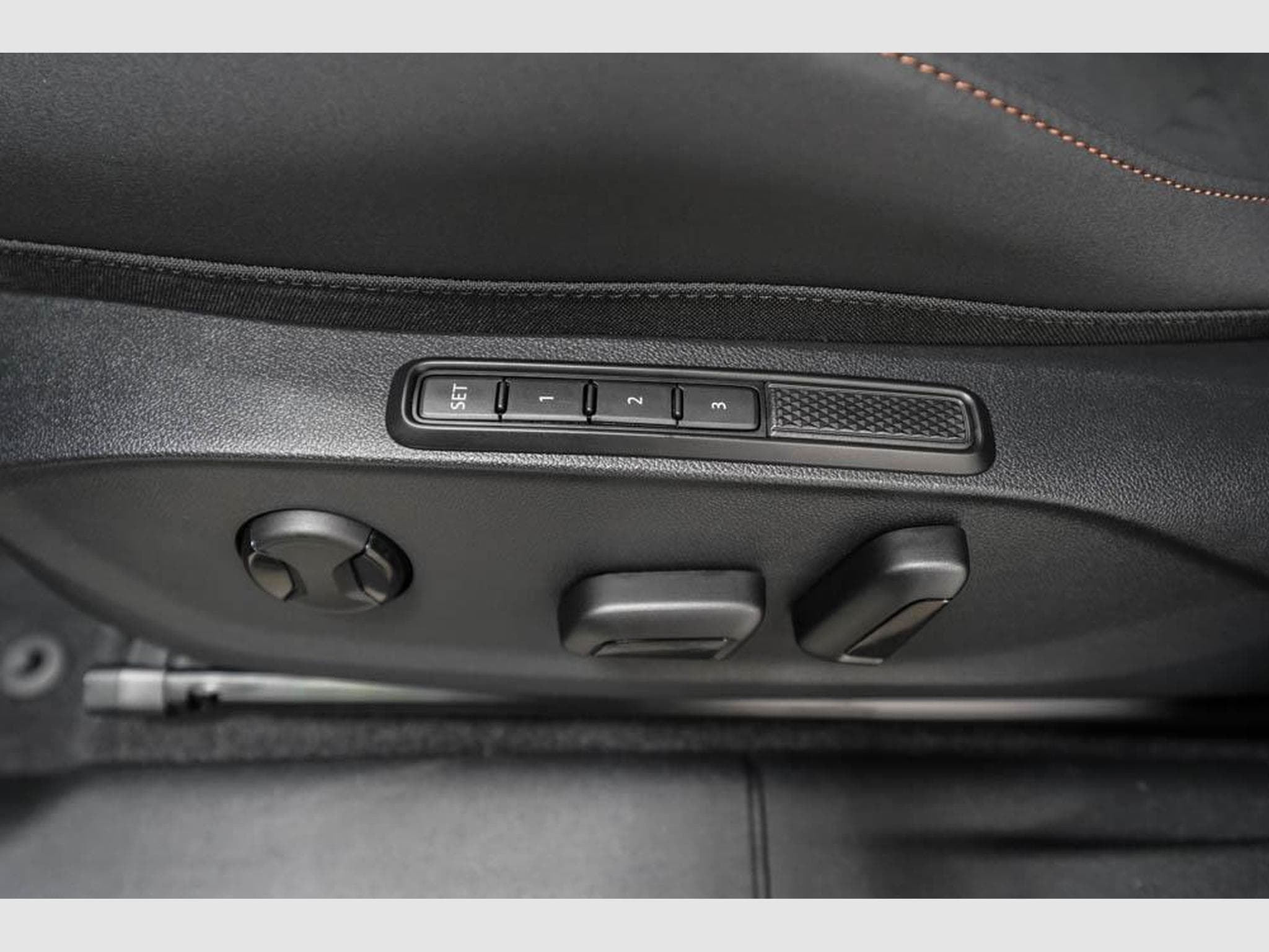 Cupra Terramar 2,0 TSI DSG (2025) - Photo 22