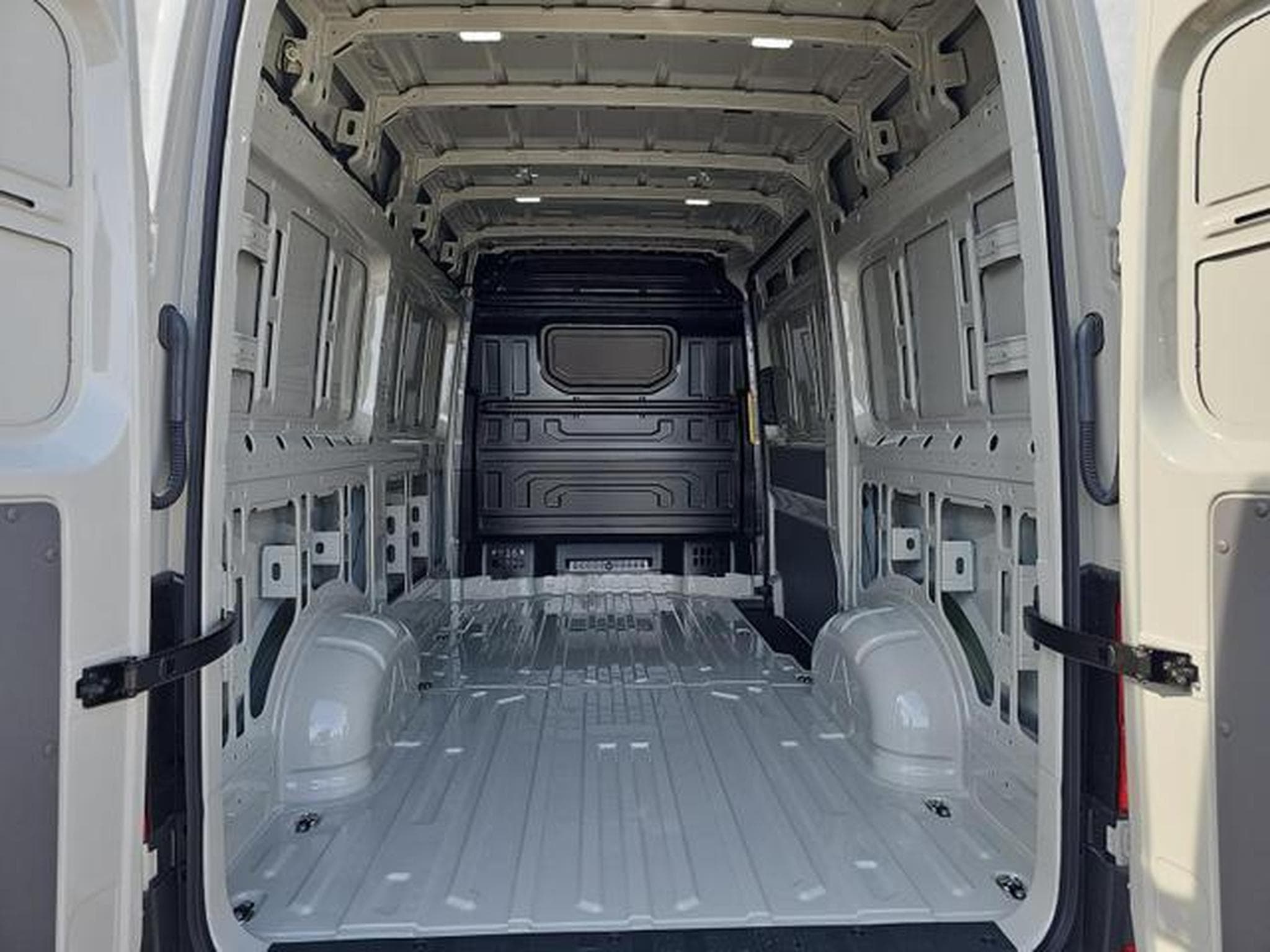 VW Crafter Kasten 35 mittellang FWD (2026) - Foto 14