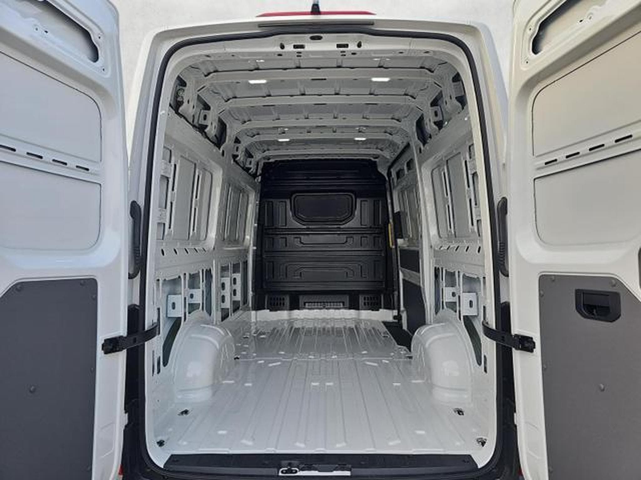 VW Crafter Kasten 35 mittellang FWD (2026) - Foto 14