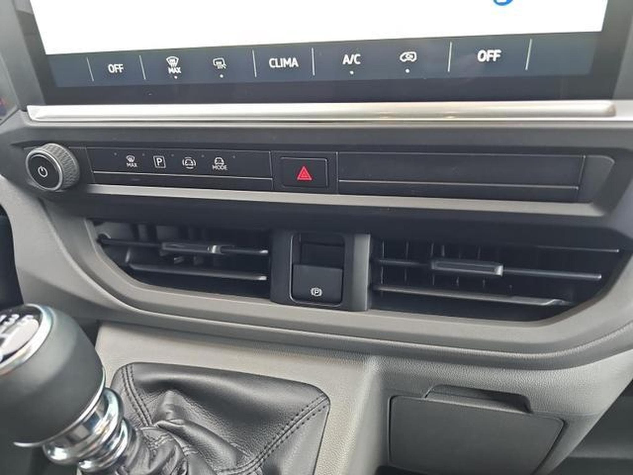 VW T7 Transporter Kaste 2.0 TDI 81 kW KR (2025) - Foto 12