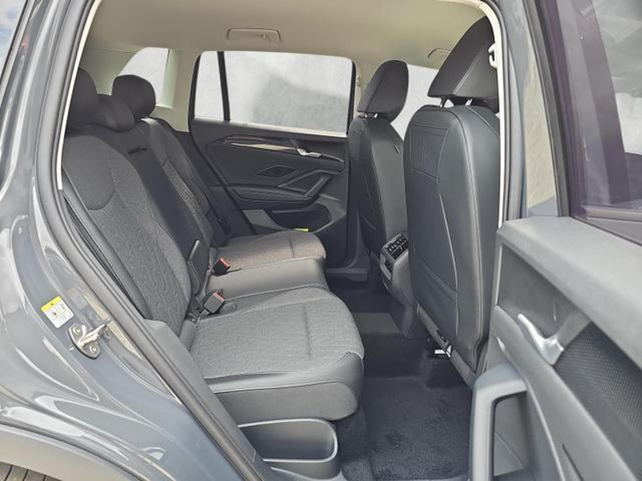 VW Tiguan 1.5 TSI eHybrid 150 kW Life (2026) - Photo 13
