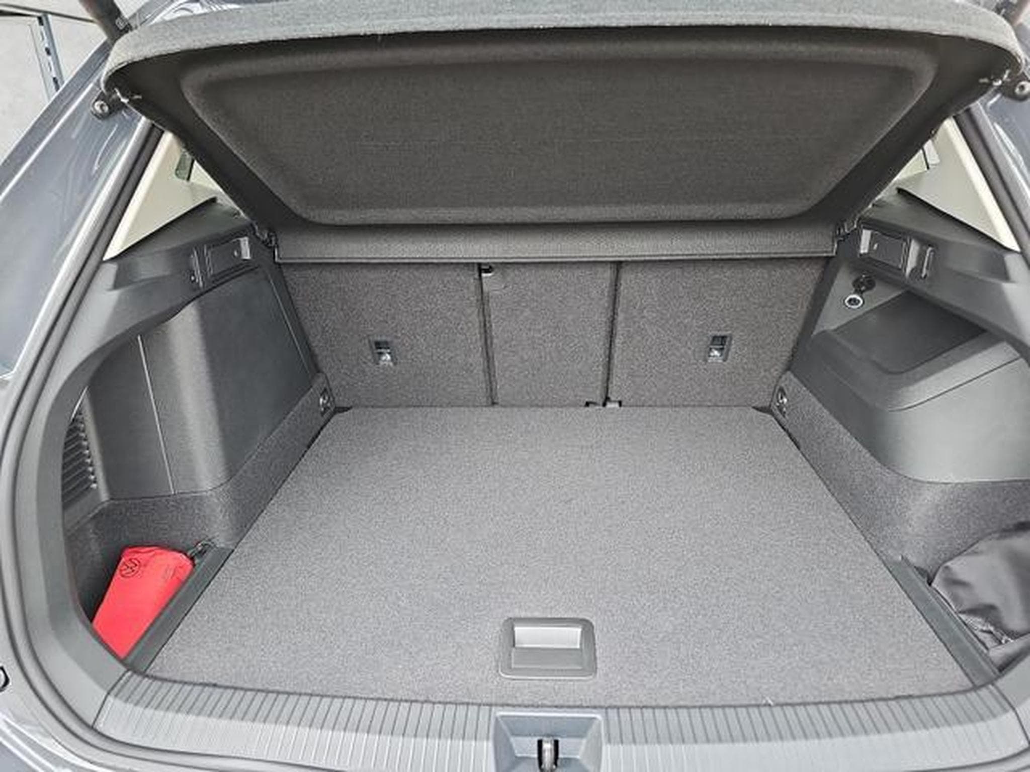 VW Tiguan 1.5 TSI eHybrid 150 kW Life (2026) - Photo 14
