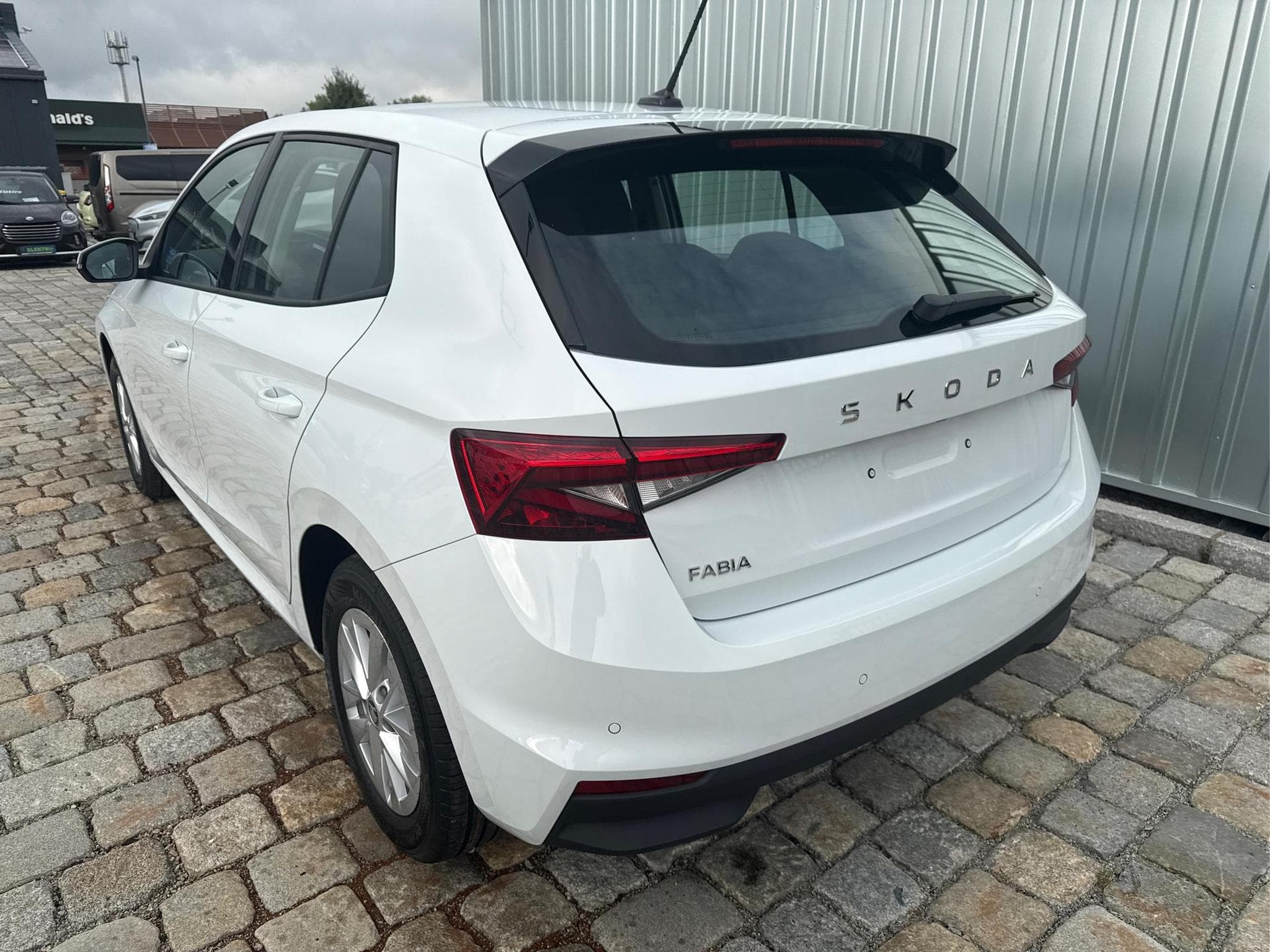 Skoda Fabia 130 Jahre 1.0 (2026) - Photo 4