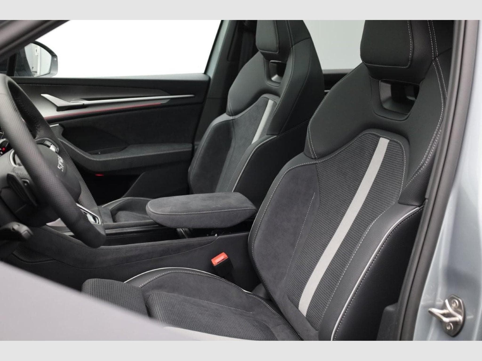 Skoda Kodiaq Sportline 1.5 TSI (2026) - Photo 22