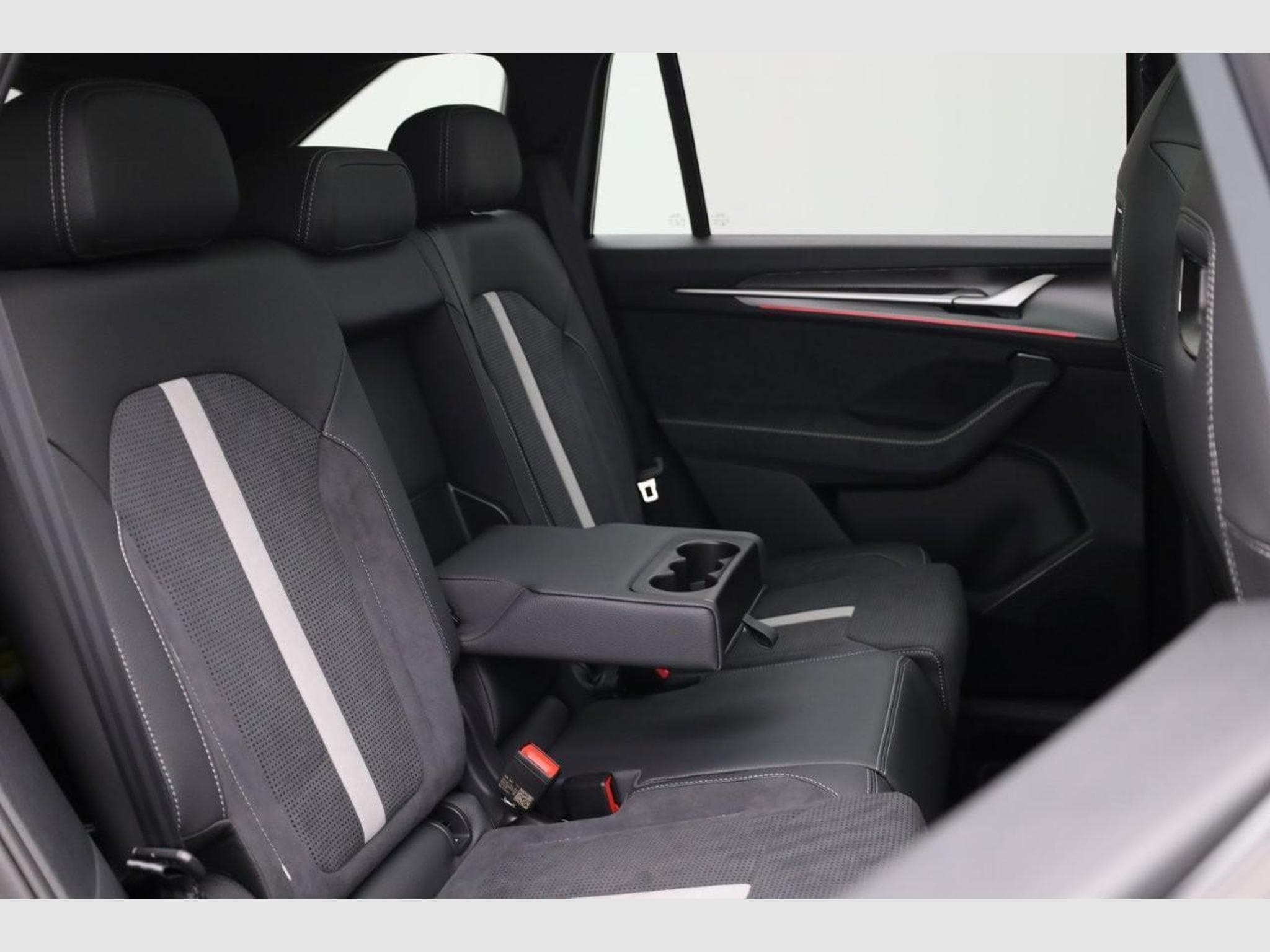 Skoda Kodiaq Sportline 1.5 TSI (2026) - Photo 23