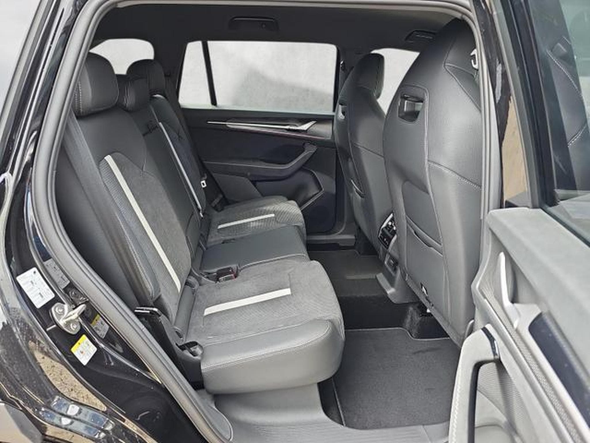 Skoda Kodiaq 2.0 TDI 142kW 4x4 Sportline (2026) - Photo 13
