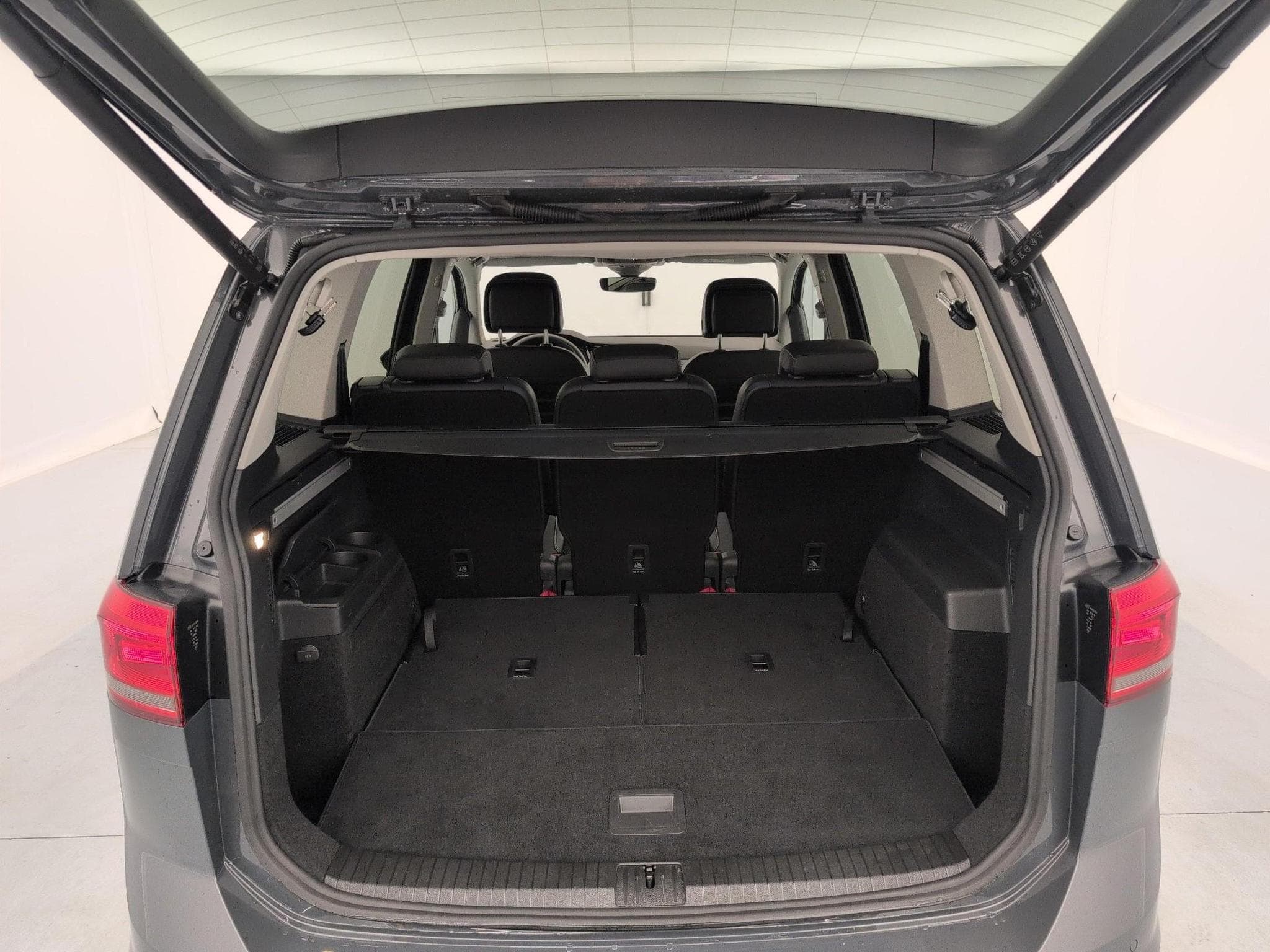 VW Touran VW Edition 7pl (2025) - Photo 11