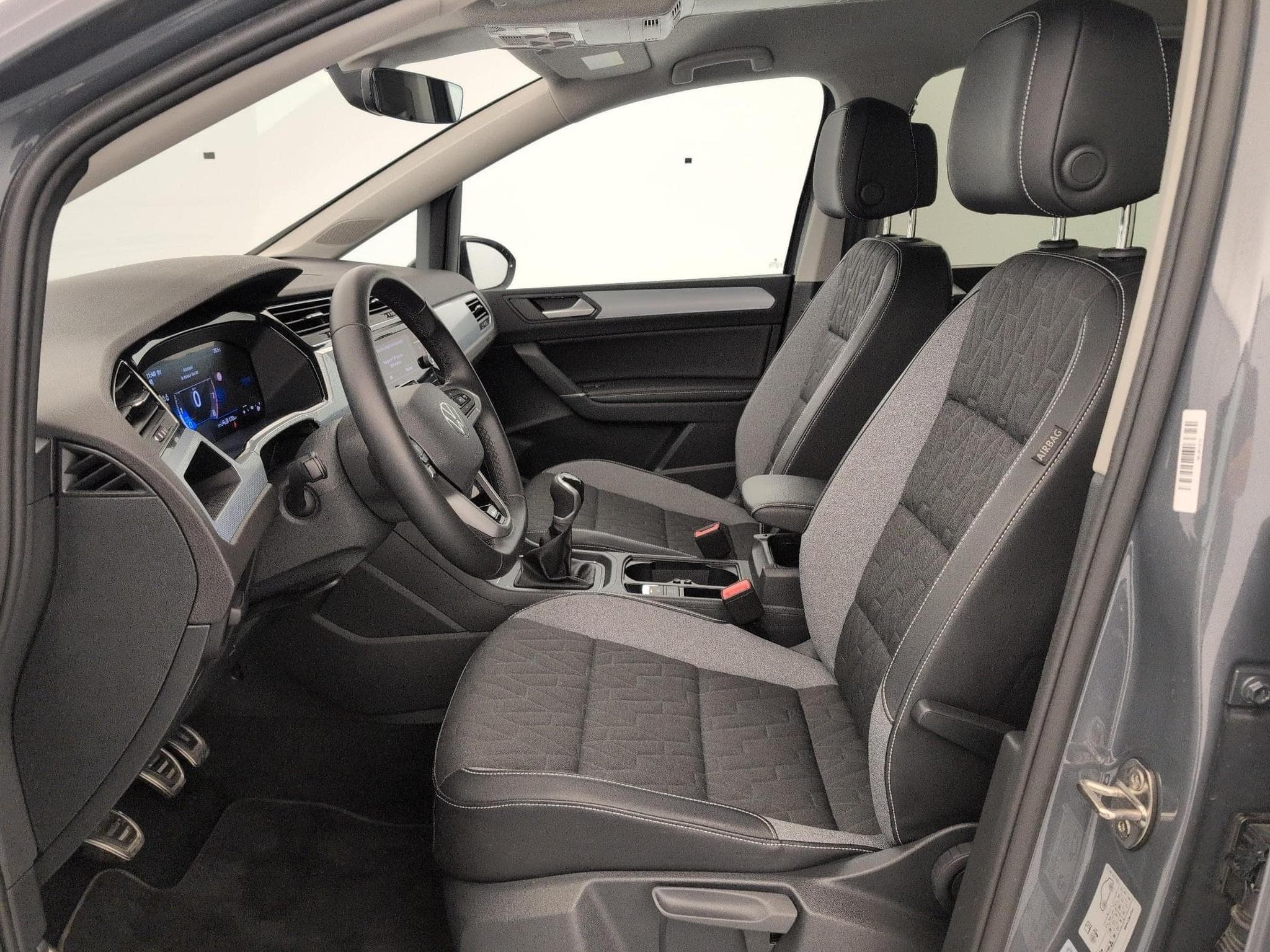 VW Touran VW Edition 7pl (2025) - Photo 16