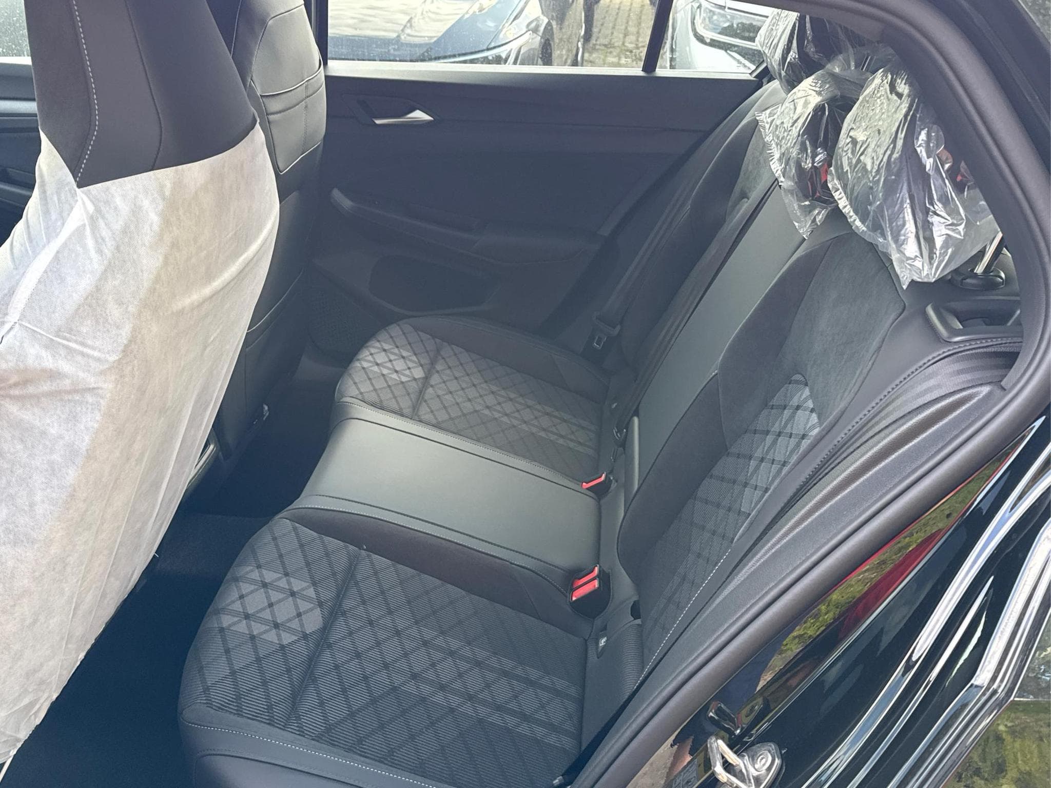 VW Golf R-Line Limited (2026) - Photo 12
