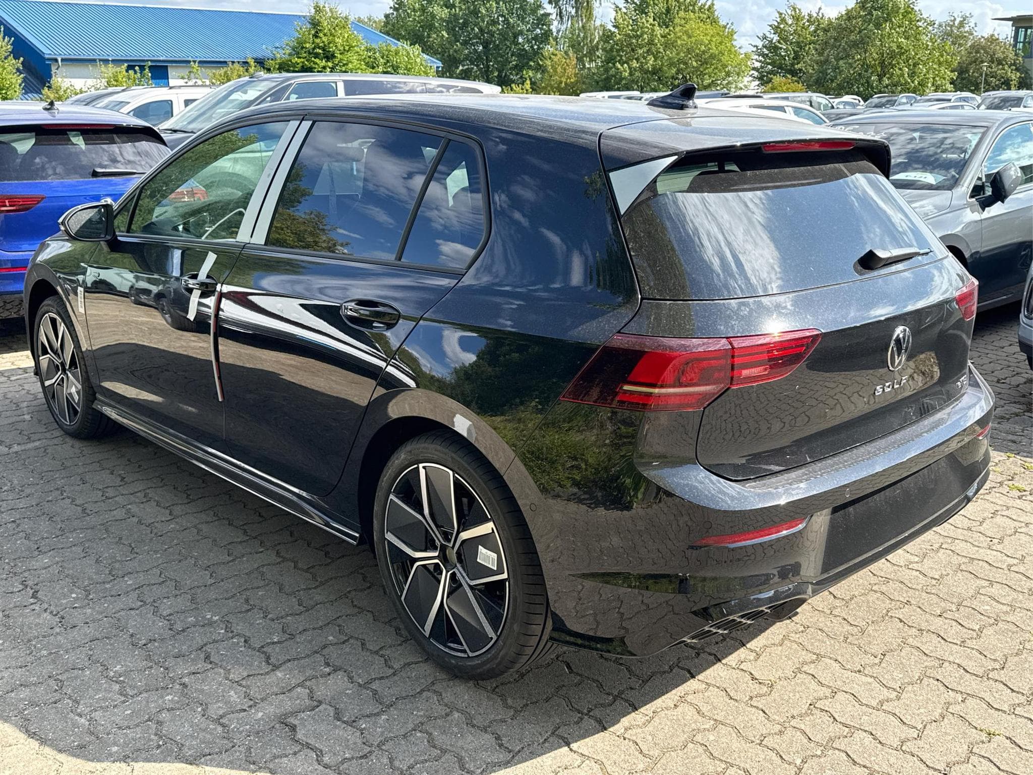 VW Golf R-Line Limited (2026) - Photo 3