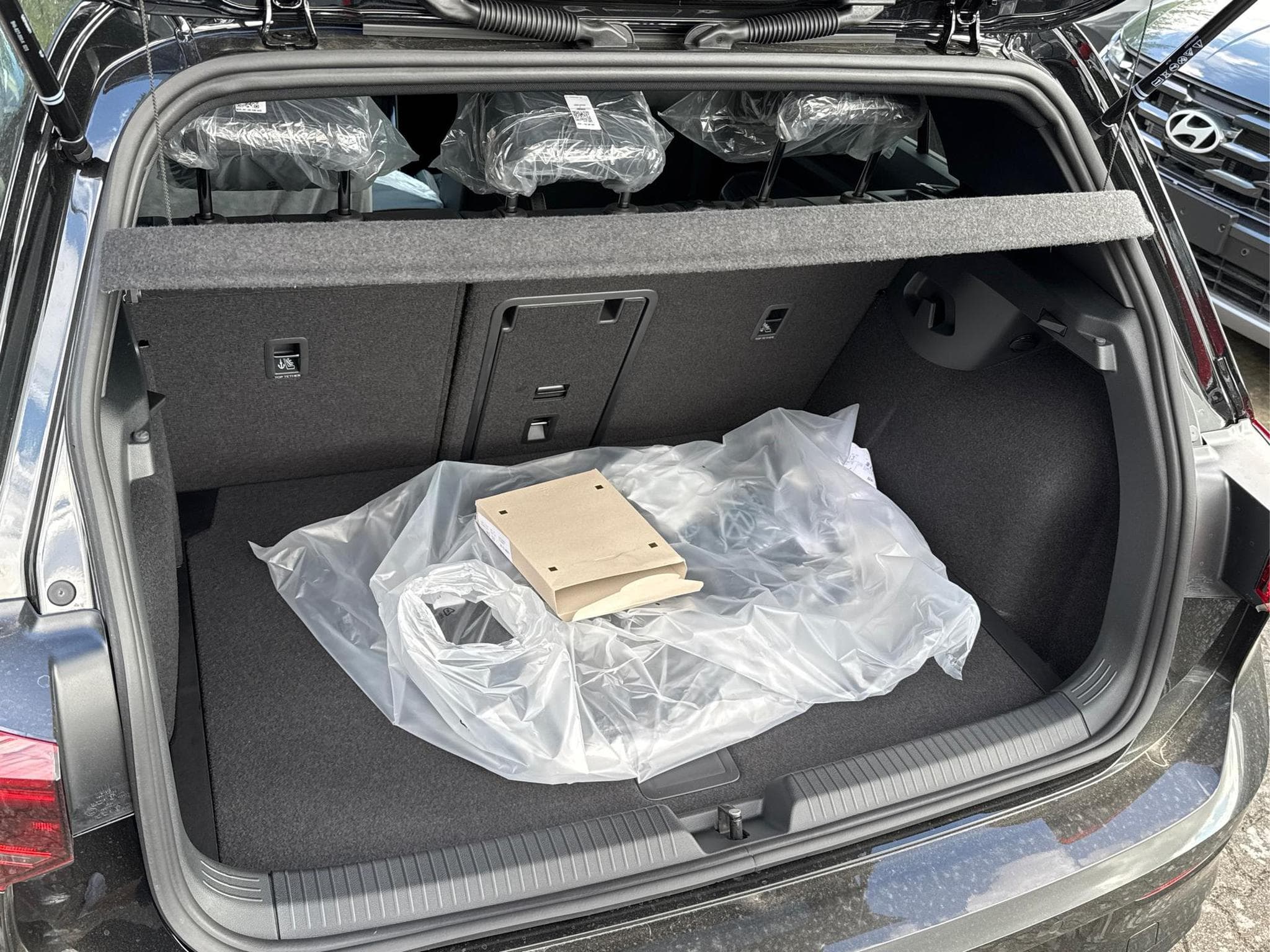 VW Golf R-Line Limited (2026) - Photo 9