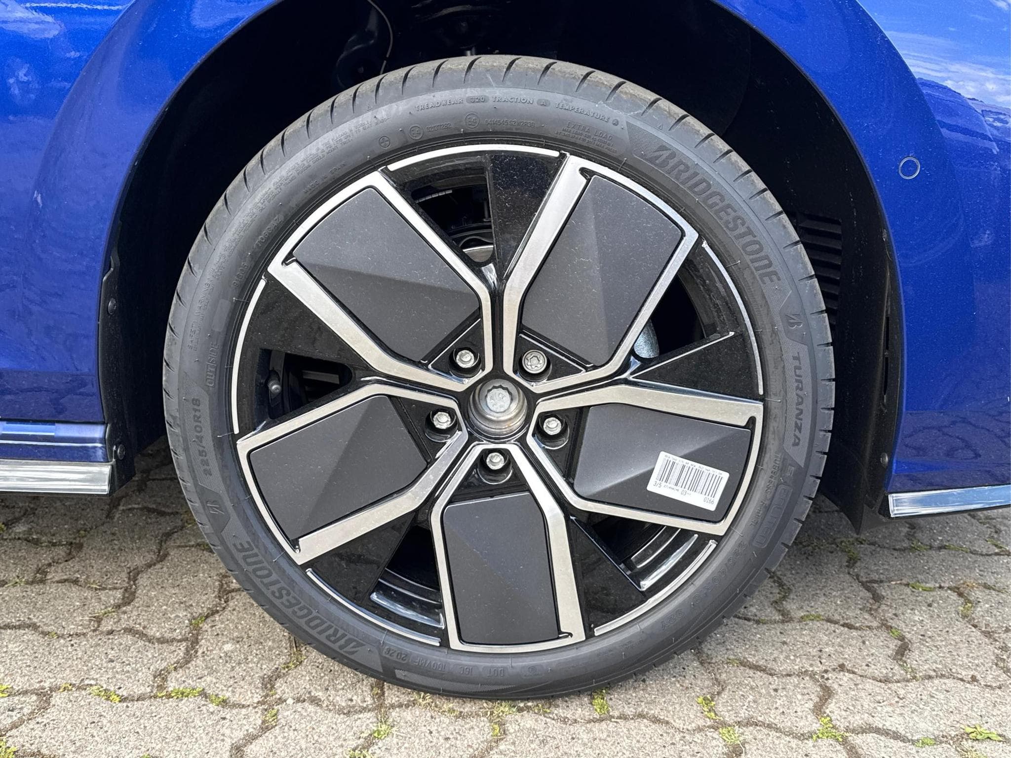 VW Golf R-Line Limited (2026) - Photo 7