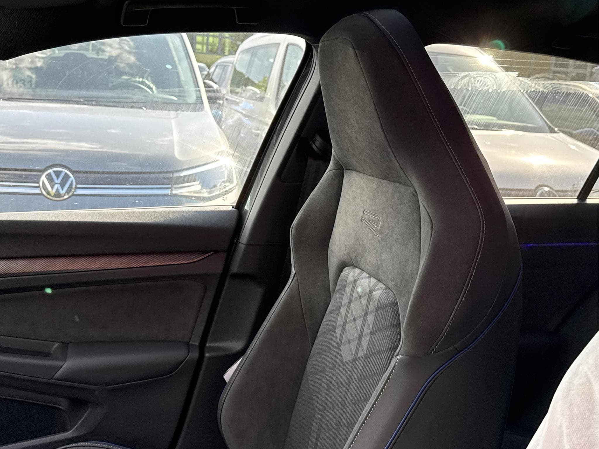 VW Golf R-Line Limited (2026) - Photo 13