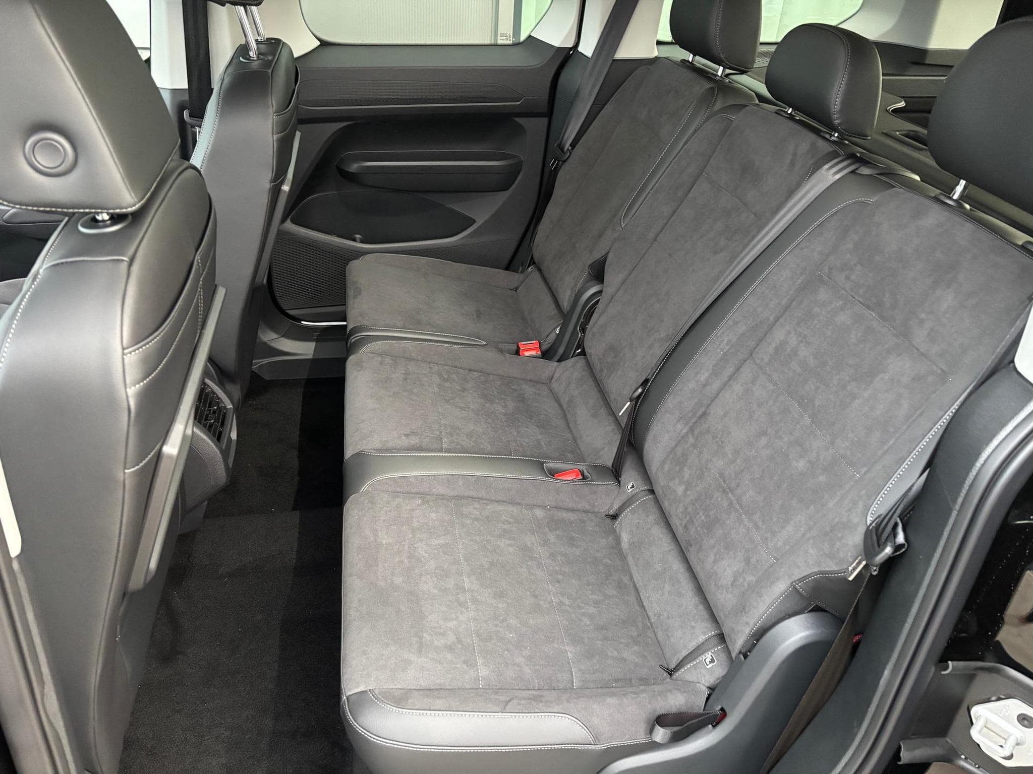 VW Caddy Style (2026) - Foto 16