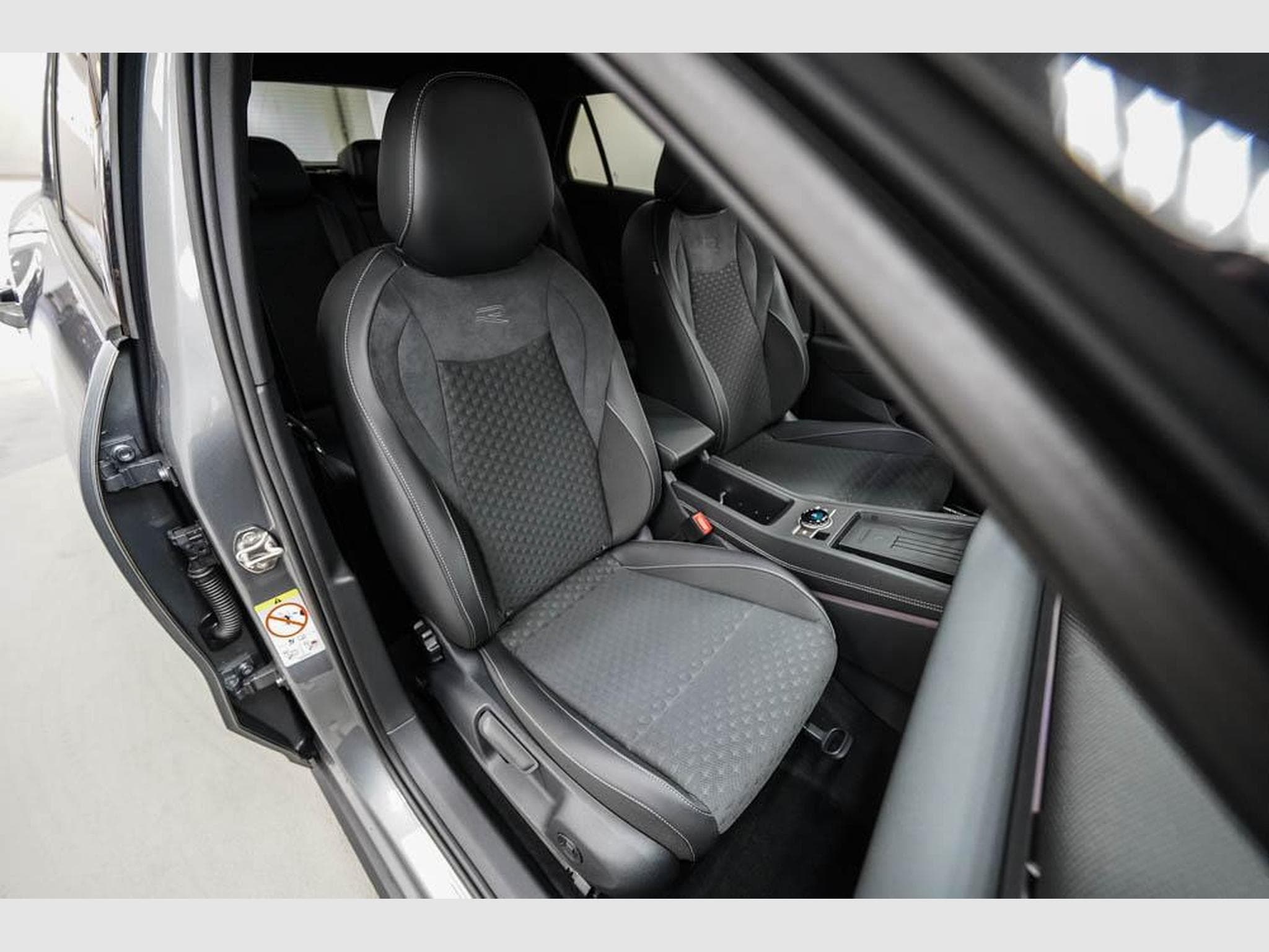 VW T-Roc neuer 1,5 eTSI (2026) - Foto 23