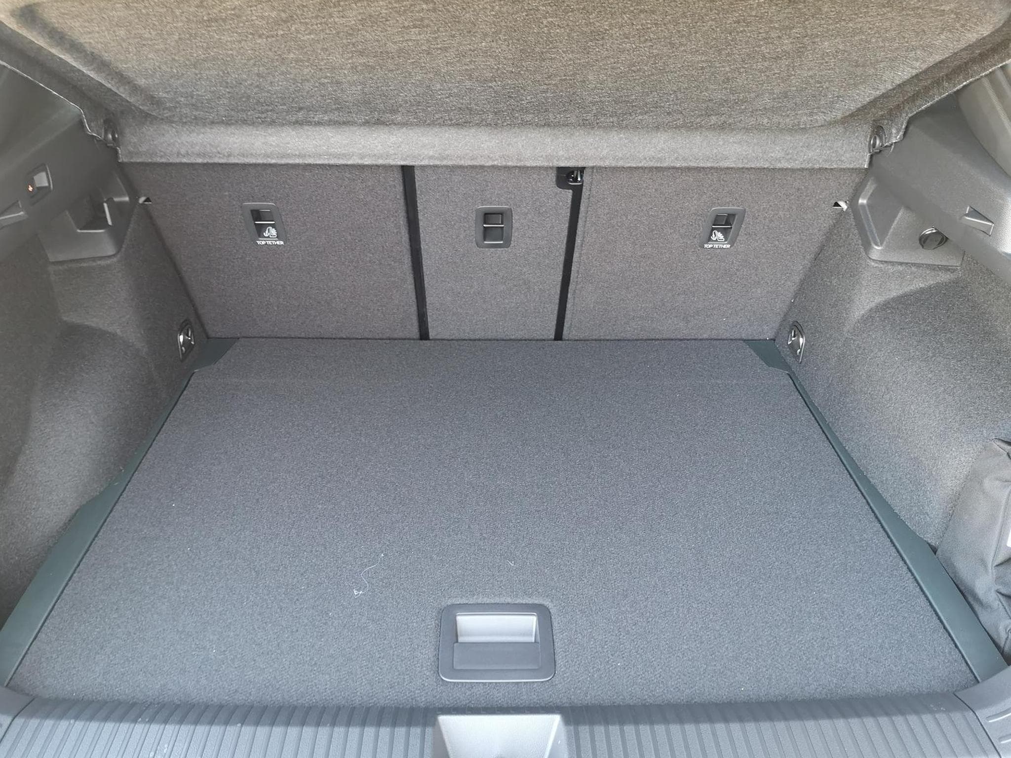 VW T-Roc 1.5 eTSI 110 kW R-Line (2026) - Foto 10