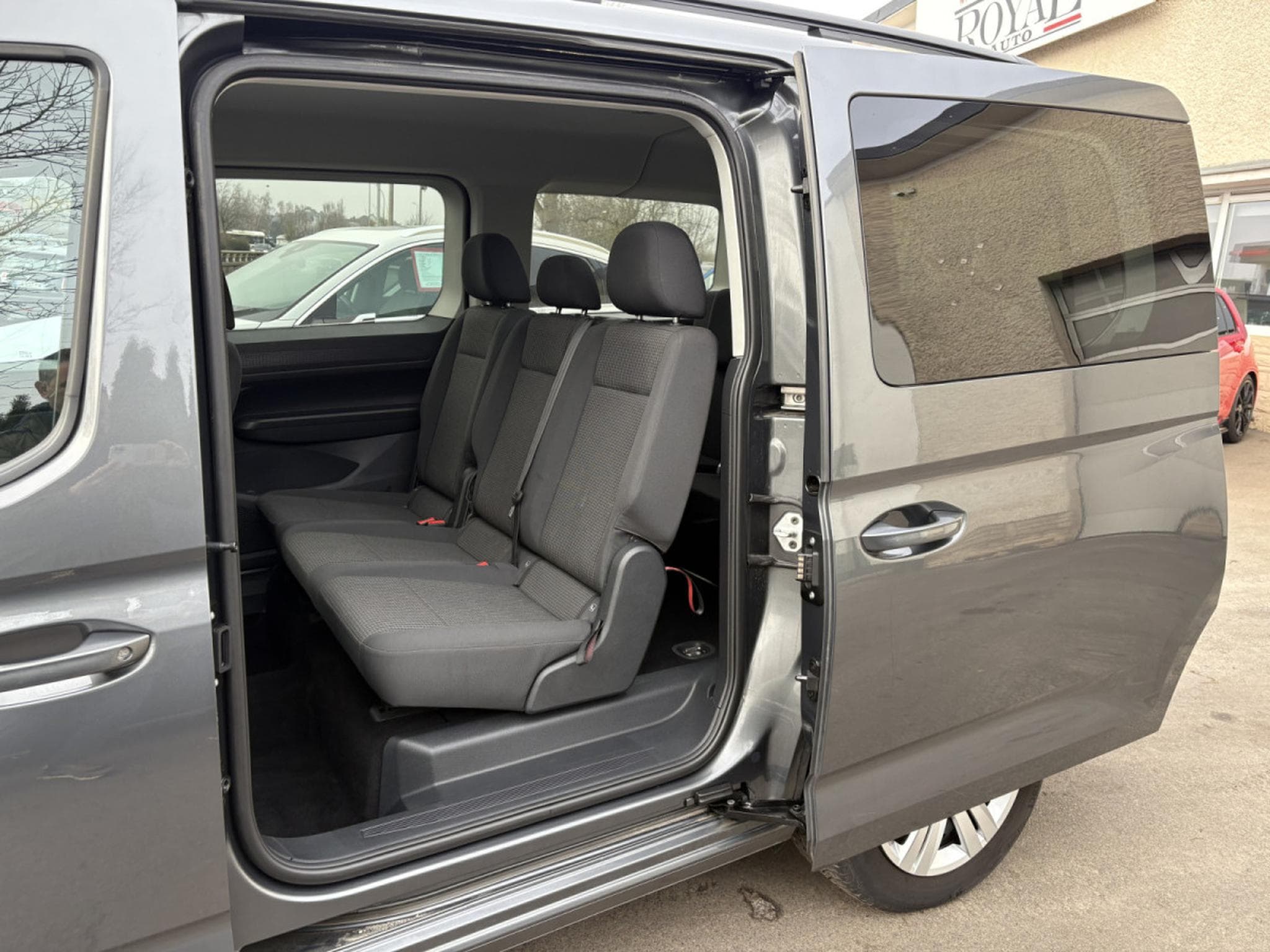 VW Caddy 1.5 TSI 114 CV 7 PLACES * GARANTIE 36 MOIS * (2023) - Photo 7