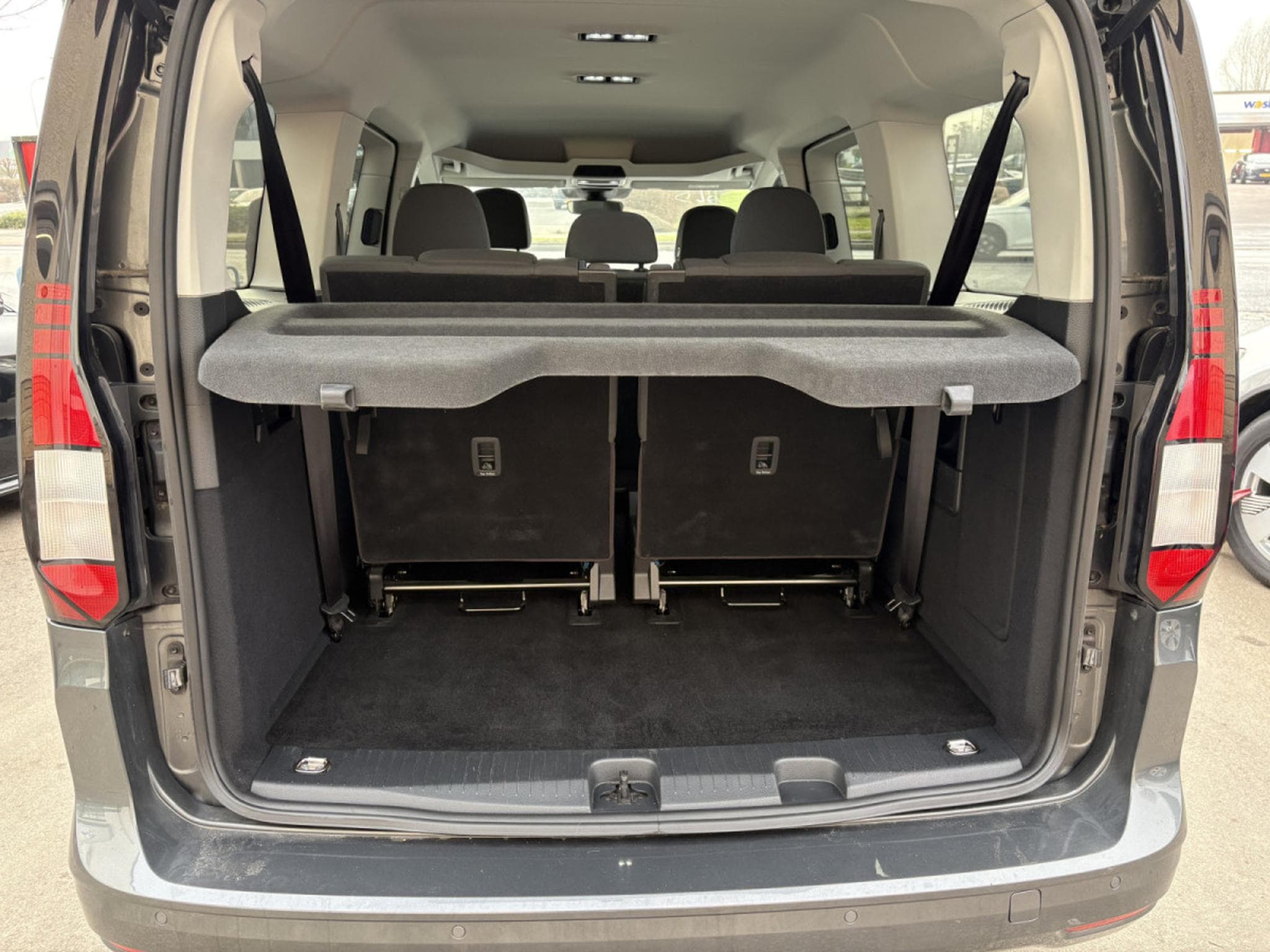 VW Caddy 1.5 TSI 114 CV 7 PLACES * GARANTIE 36 MOIS * (2023) - Photo 9