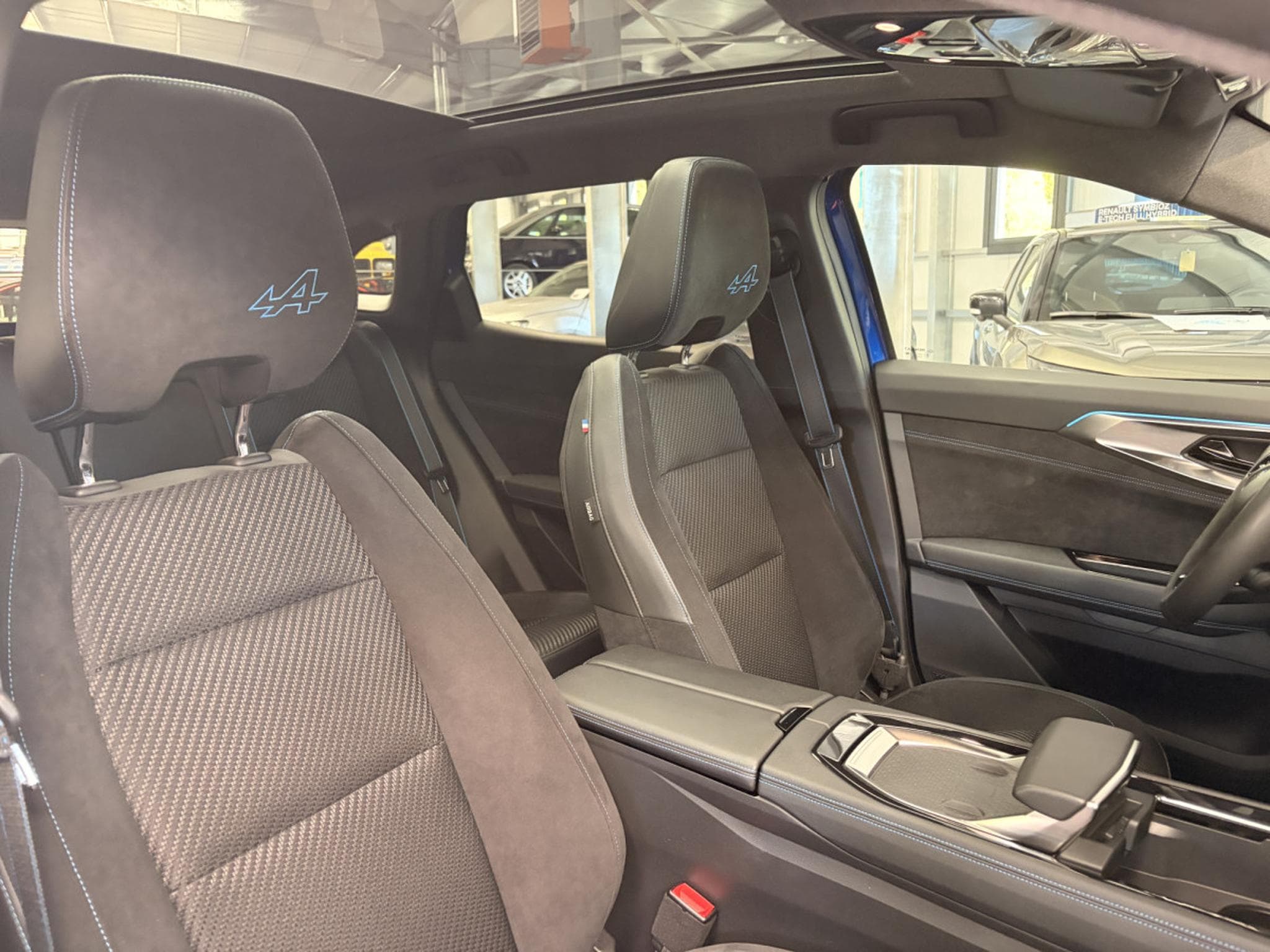 Renault Austral 1.3 TCe EDC Esprit Alpine 158HP (2023) - Photo 11