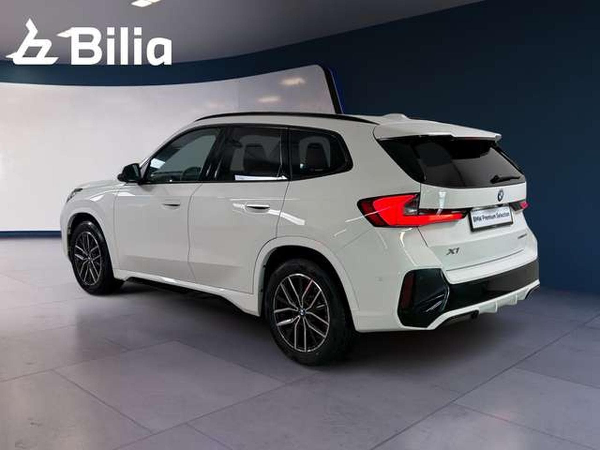 BMW X1 sDrive20i M Sportpaket HK HiFi DAB LED Shz (2026) - Photo 4