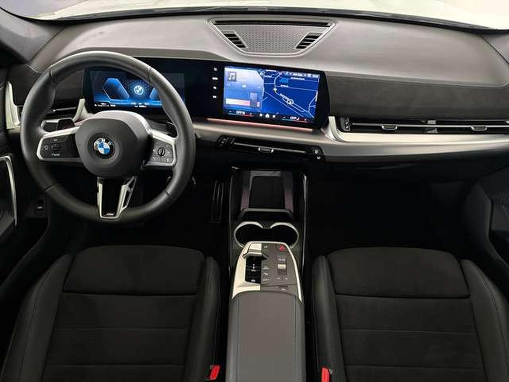 BMW X1 sDrive20i M Sportpaket HK HiFi DAB LED Shz (2026) - Photo 6