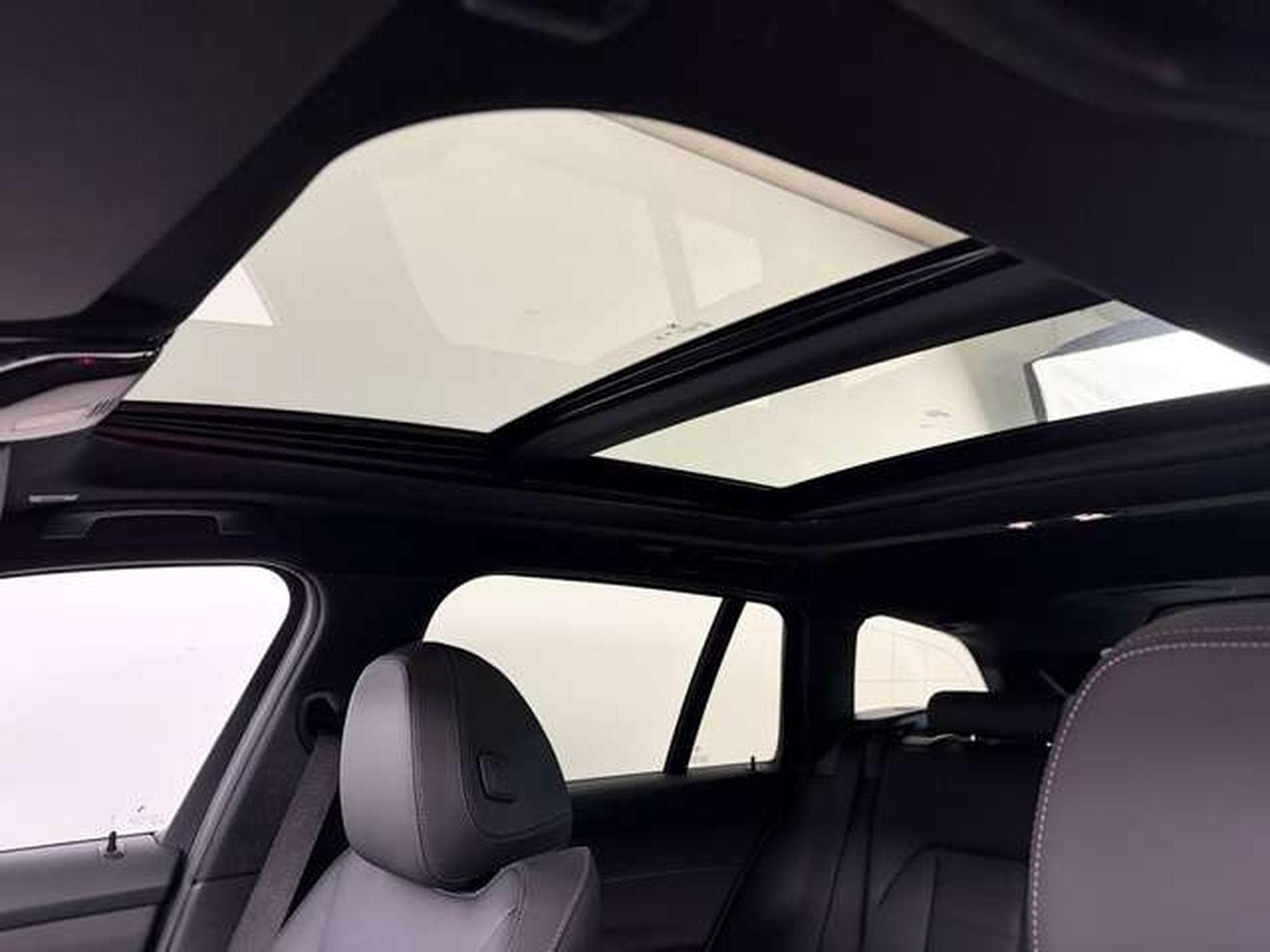 BMW 330 d xDrive M Sportpaket Head-Up HK HiFi DAB (2025) - Photo 14