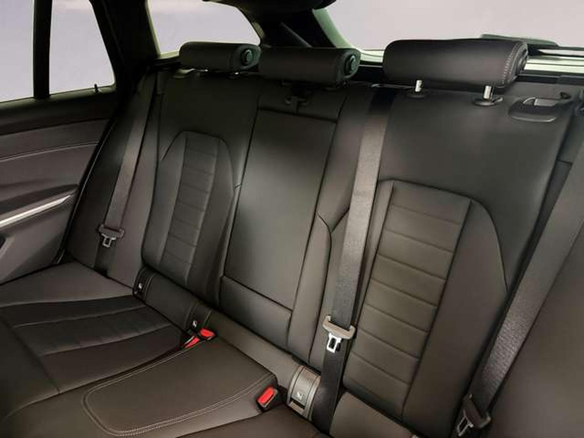 BMW 330 d xDrive M Sportpaket Head-Up HK HiFi DAB (2025) - Photo 9