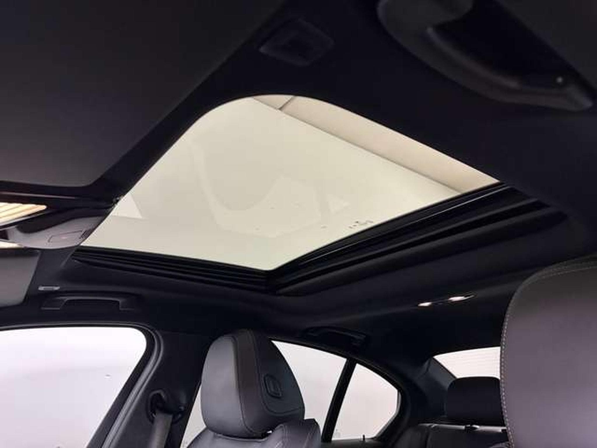 BMW 330 d xDrive (2025) - Photo 13