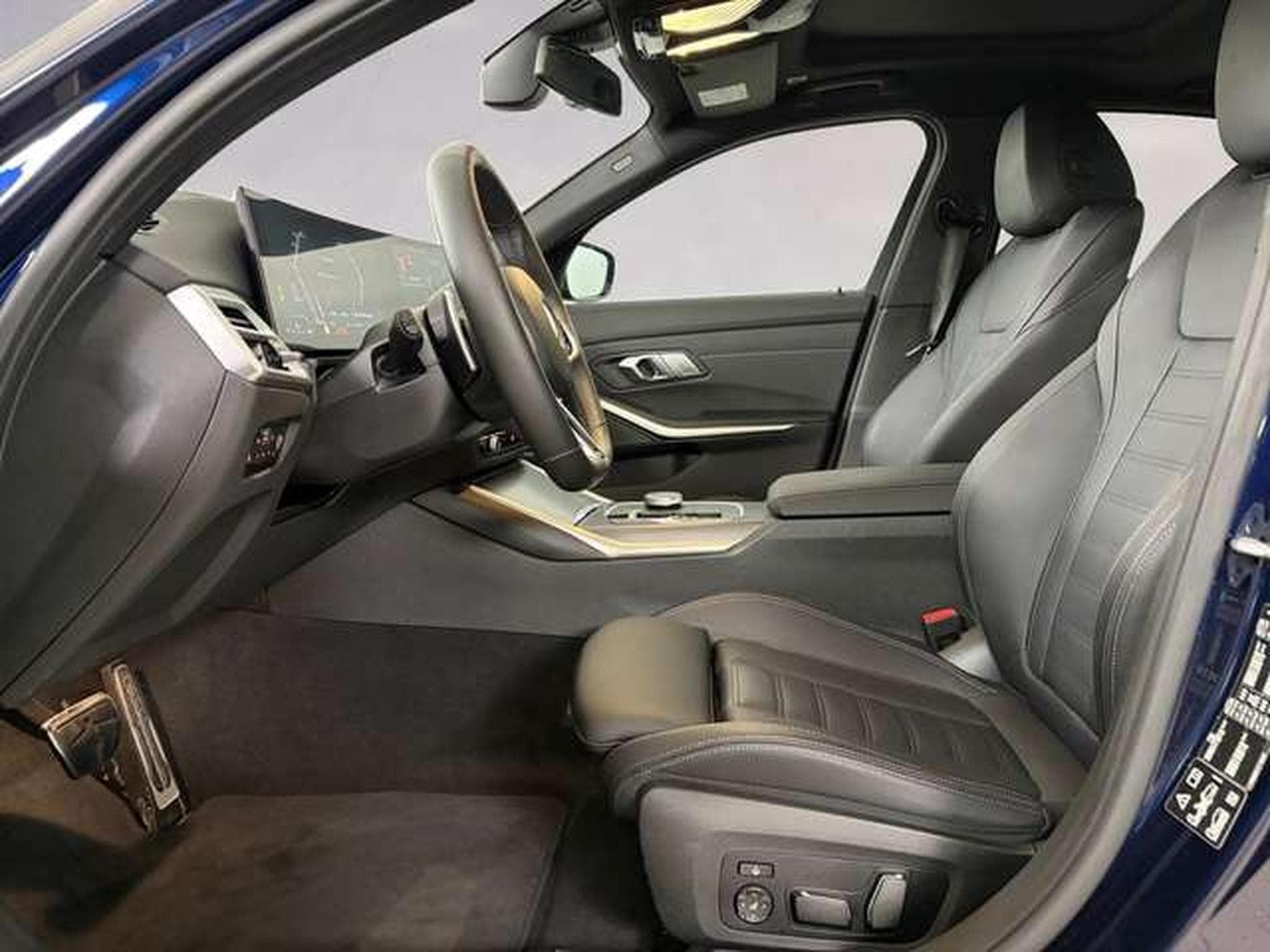 BMW 330 d xDrive (2025) - Photo 8