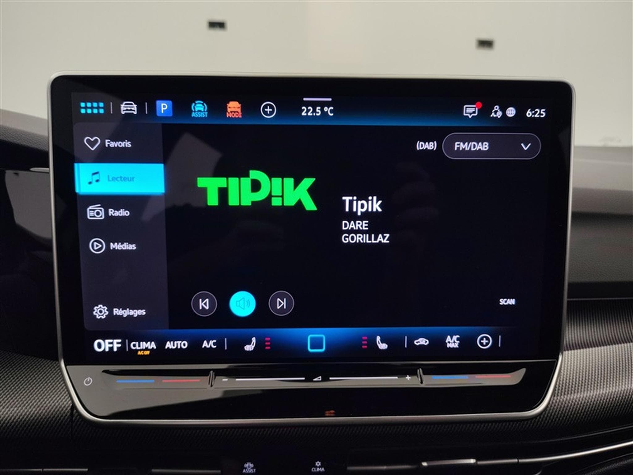 VW Golf 1.5 eTSI 150cv R-Line CARPLAY / FULL LED / CAMERA / JA 17" (2025) - Photo 11