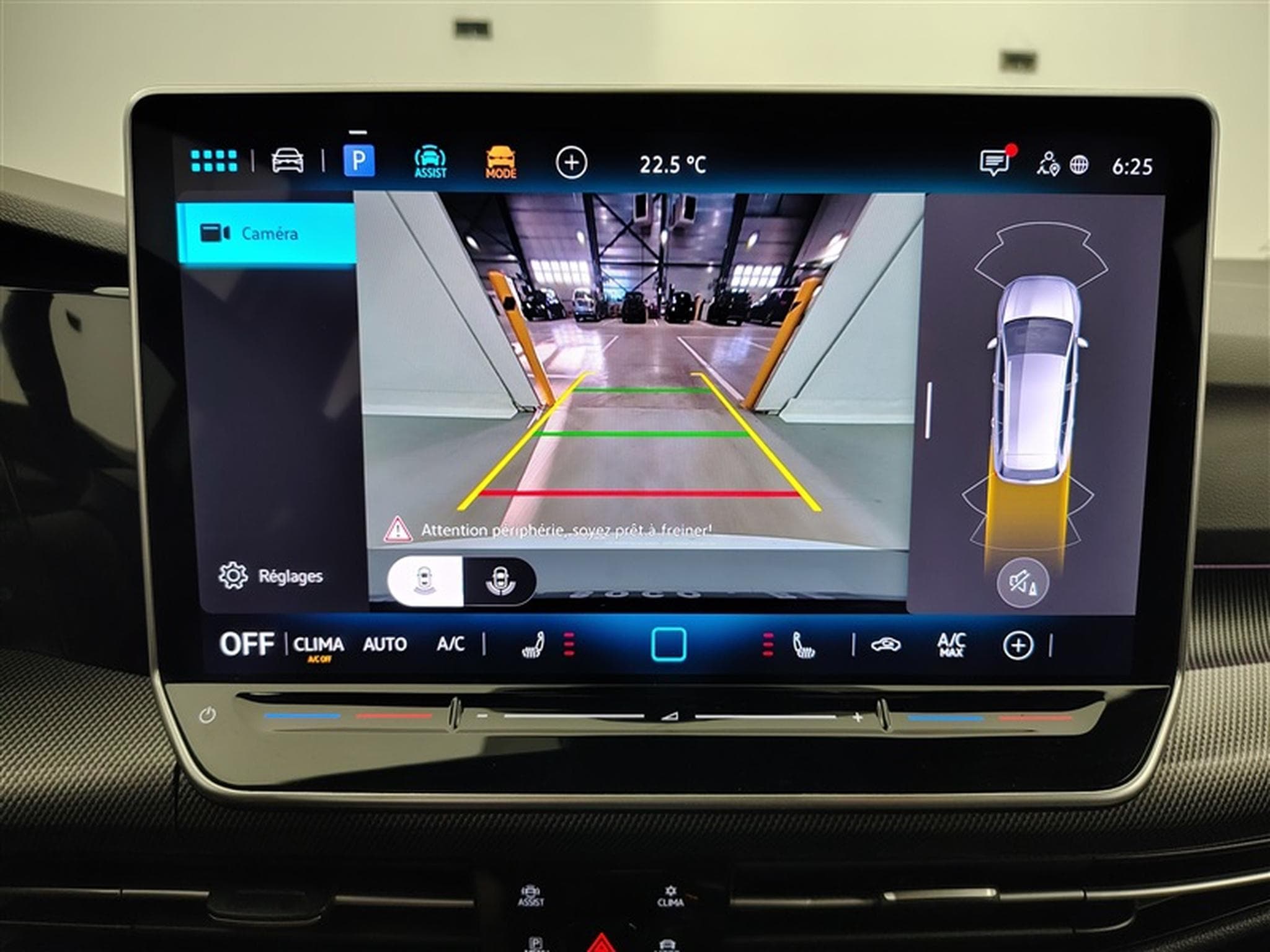 VW Golf 1.5 eTSI 150cv R-Line CARPLAY / FULL LED / CAMERA / JA 17" (2025) - Photo 18