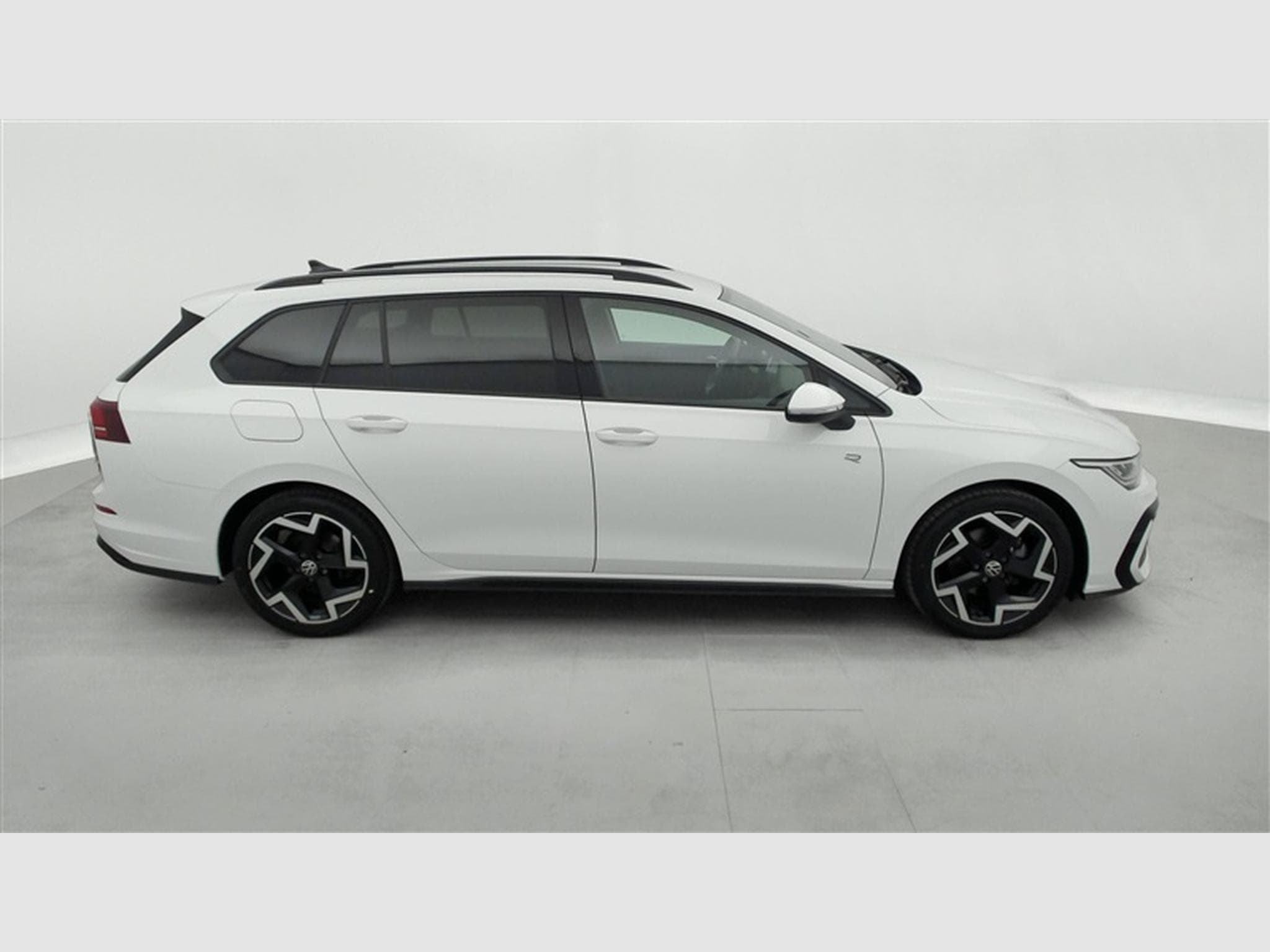 VW Golf 1.5 eTSI 150cv R-Line CARPLAY / FULL LED / CAMERA / JA 17" (2025) - Photo 24