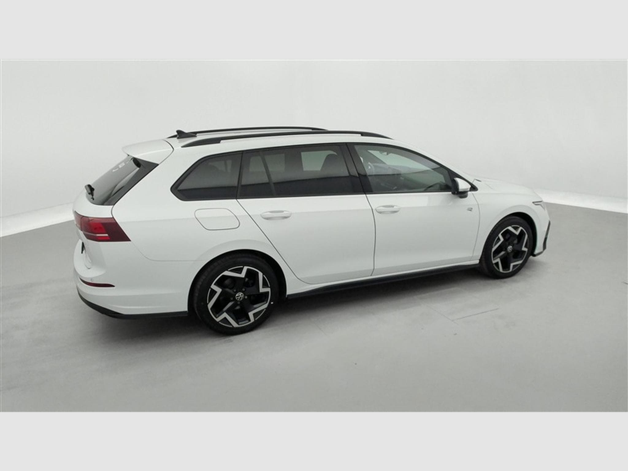 VW Golf 1.5 eTSI 150cv R-Line CARPLAY / FULL LED / CAMERA / JA 17" (2025) - Photo 25