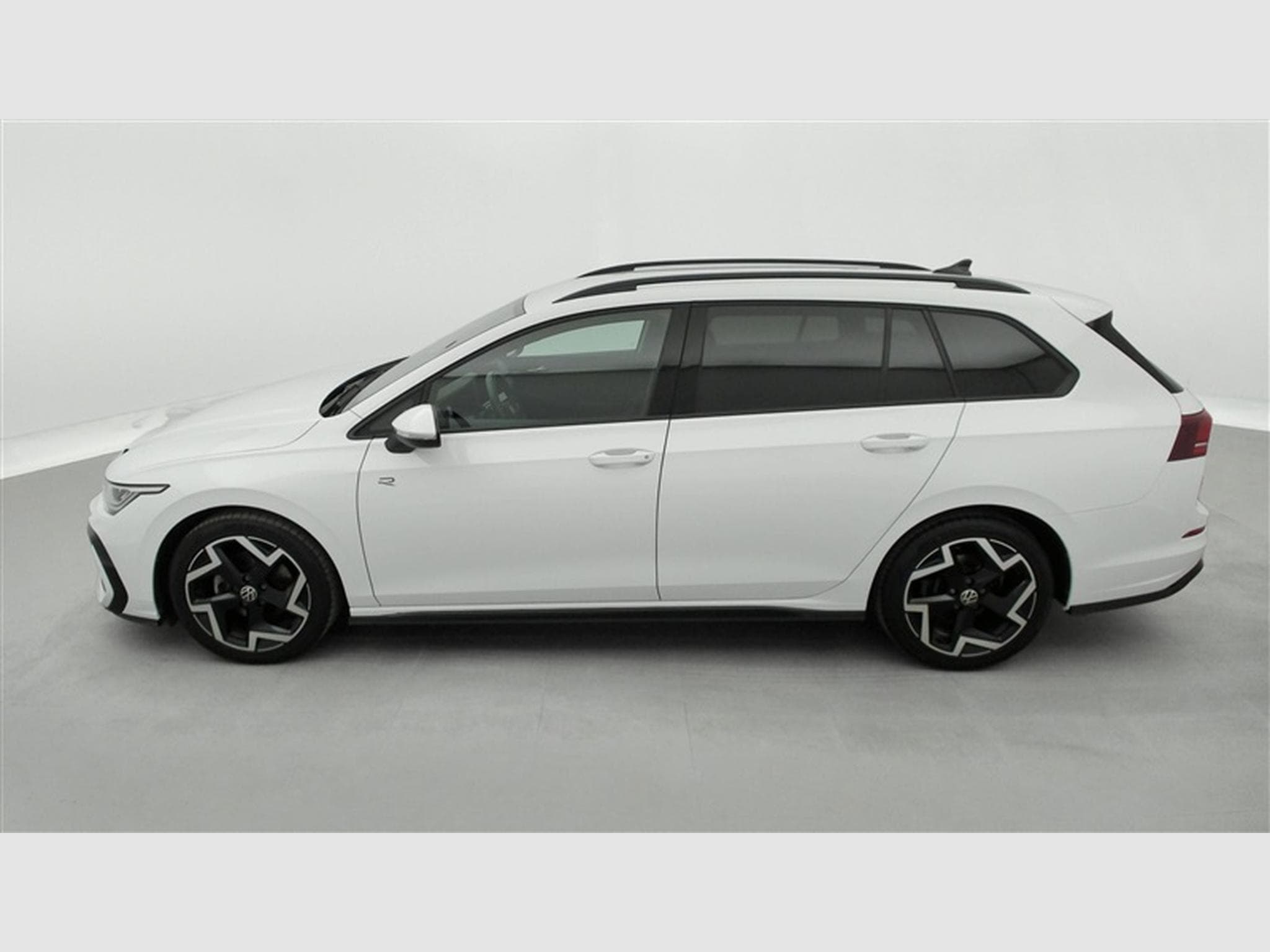VW Golf 1.5 eTSI 150cv R-Line CARPLAY / FULL LED / CAMERA / JA 17" (2025) - Photo 3