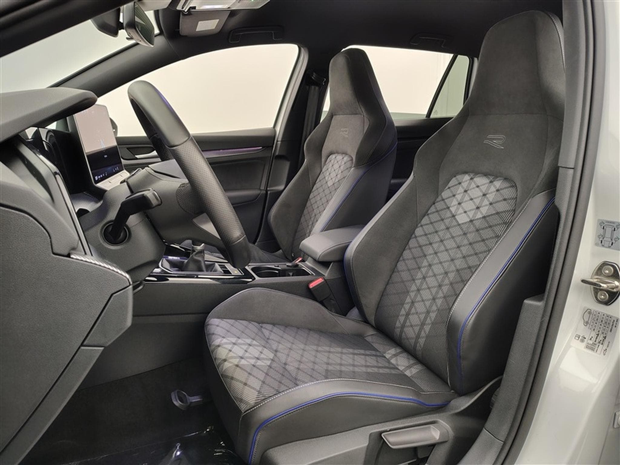 VW Golf 1.5 eTSI 150cv R-Line CARPLAY / FULL LED / CAMERA / JA 17" (2025) - Photo 7