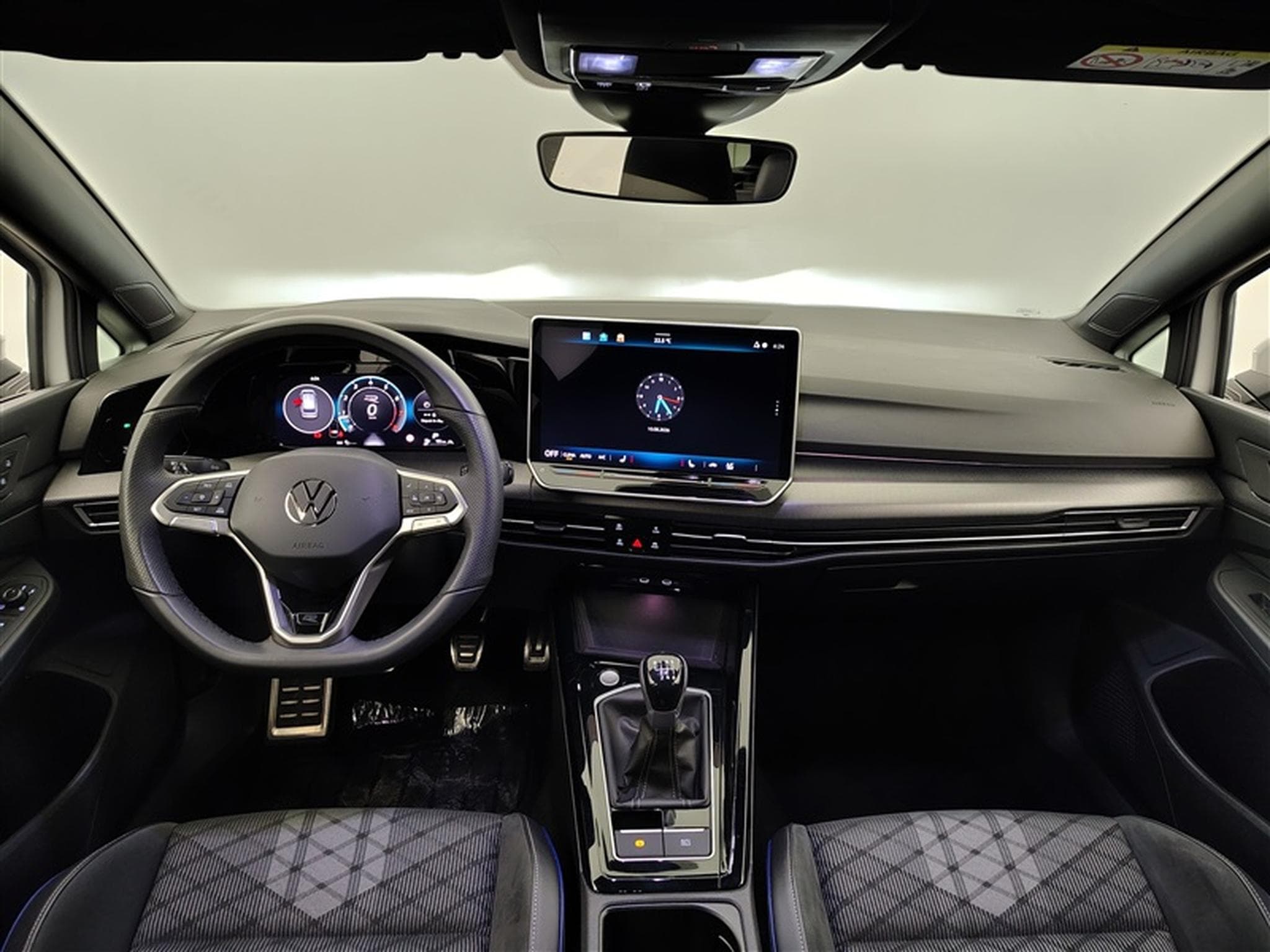 VW Golf 1.5 eTSI 150cv R-Line CARPLAY / FULL LED / CAMERA / JA 17" (2025) - Photo 8