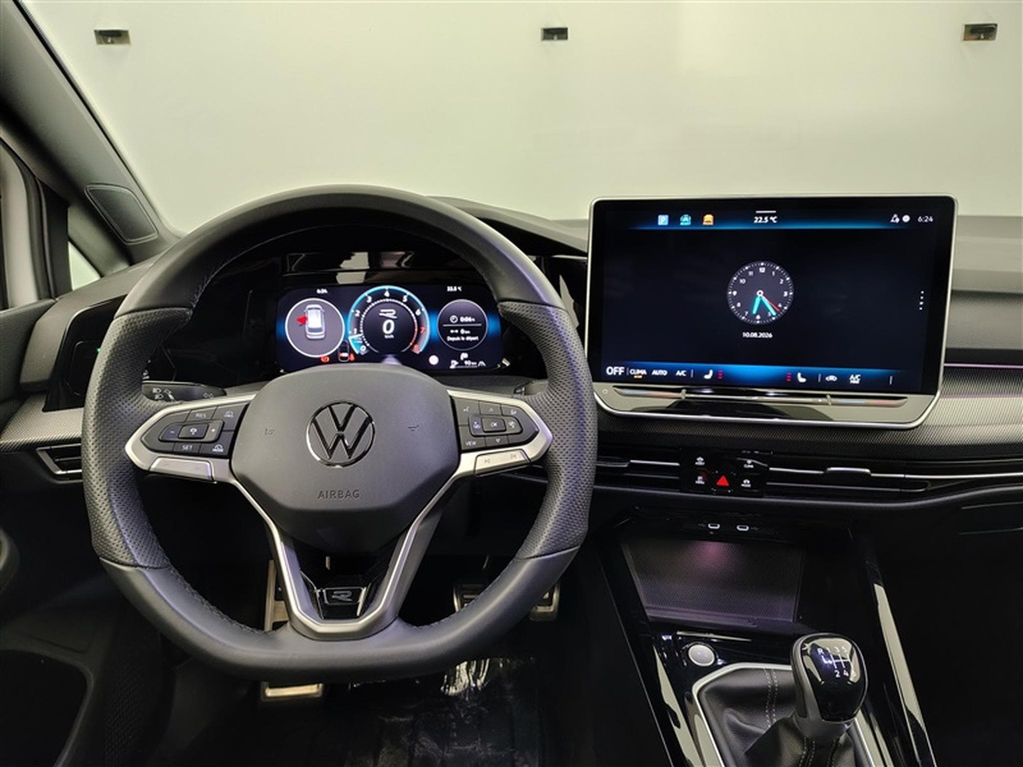 VW Golf 1.5 eTSI 150cv R-Line CARPLAY / FULL LED / CAMERA / JA 17" (2025) - Photo 9