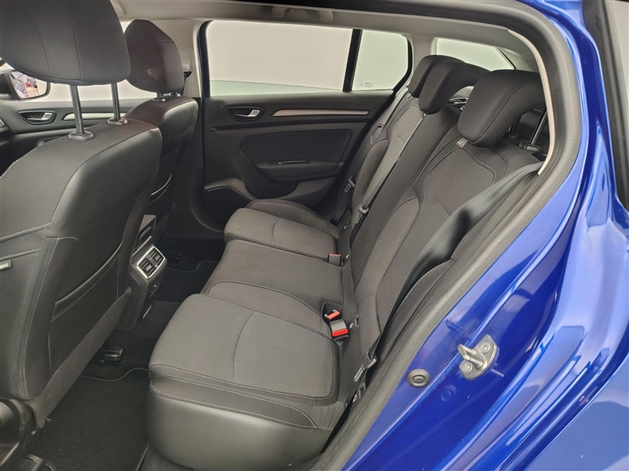 Renault Megane 1.33 TCe 140cv Evolution NAVI / FULL LED / PDC AV+AR / JA 16 (2023) - Foto 13