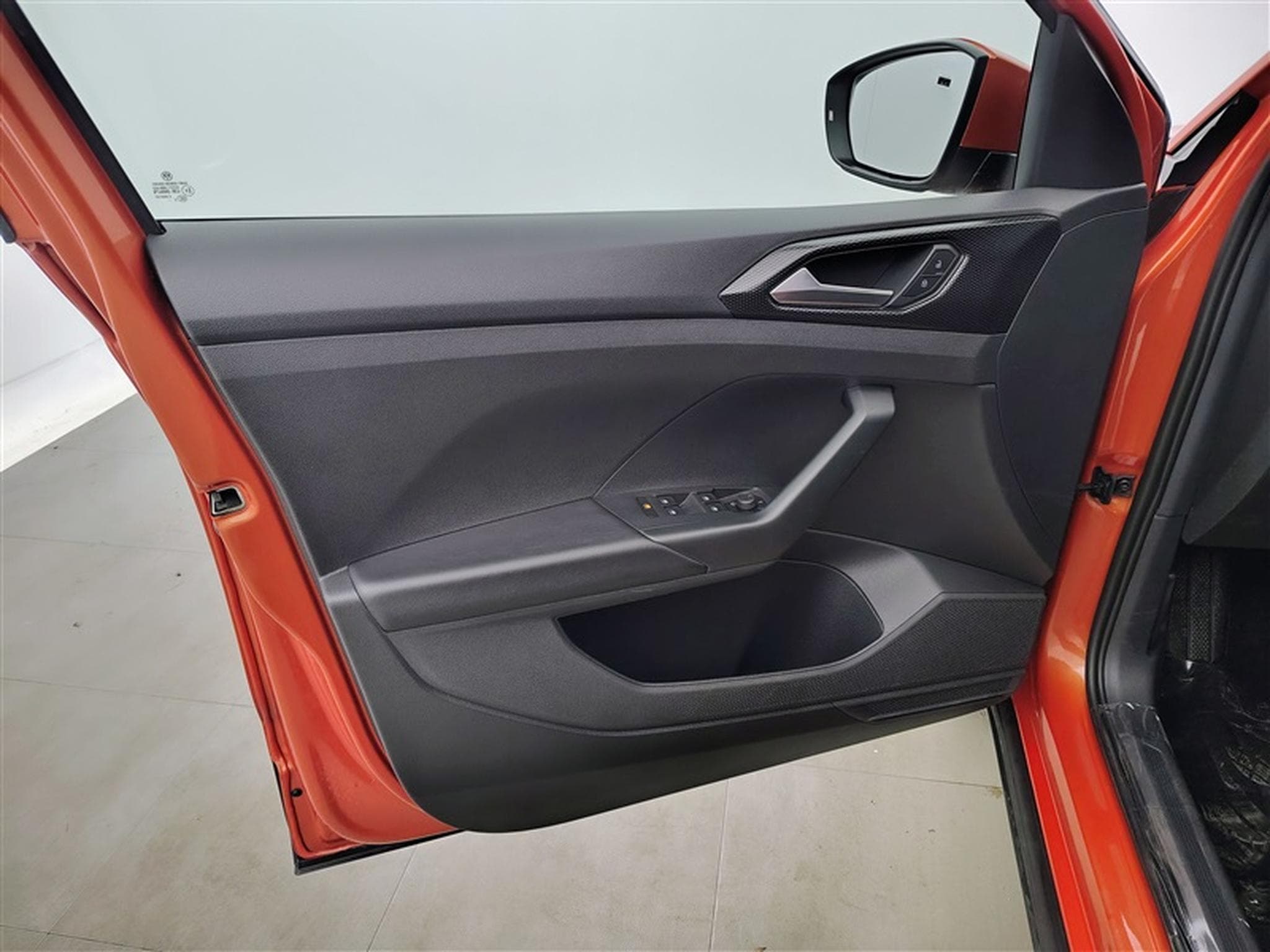 VW T-Cross 1.0 TSI 110cv DSG Life CARPLAY (2023) - Photo 16