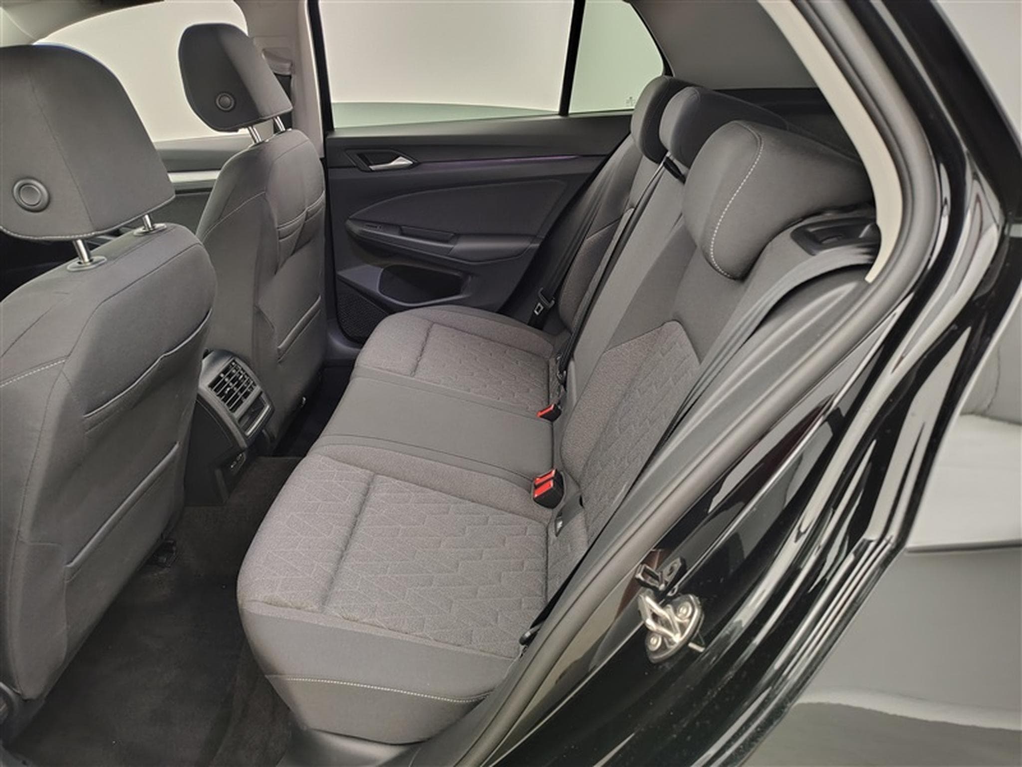 VW Golf 1.5 TSI 115cv Life CARPLAY / FULL LED / PDC AV+AR / JA 16" (2025) - Photo 13