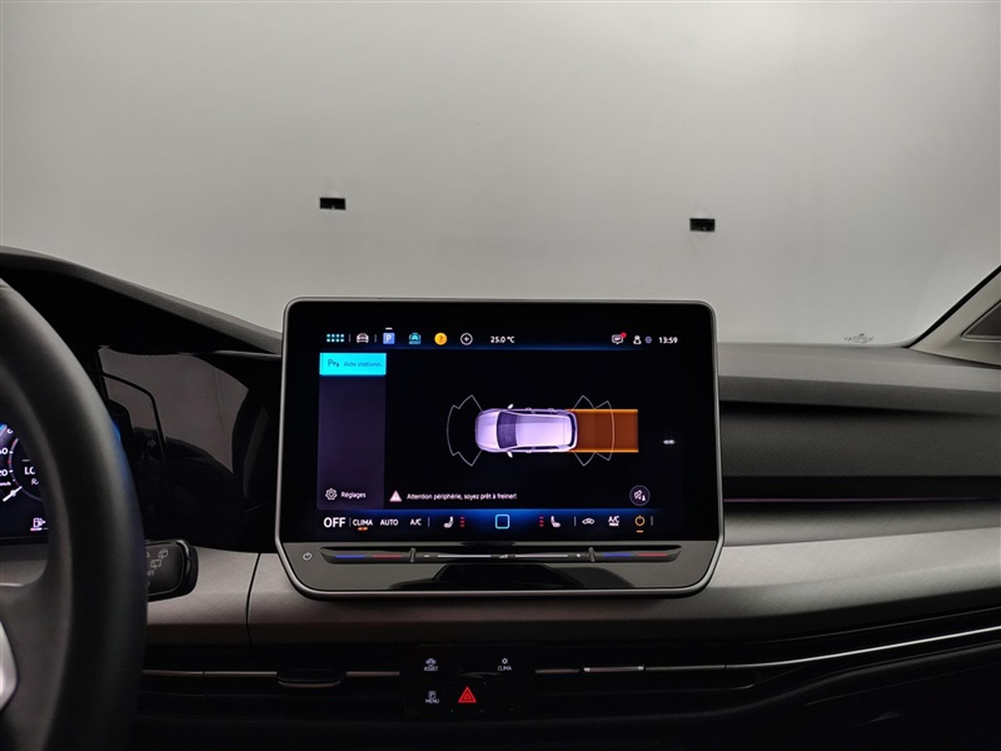 VW Golf 1.5 TSI 115cv Life CARPLAY / FULL LED / PDC AV+AR / JA 16" (2025) - Photo 17