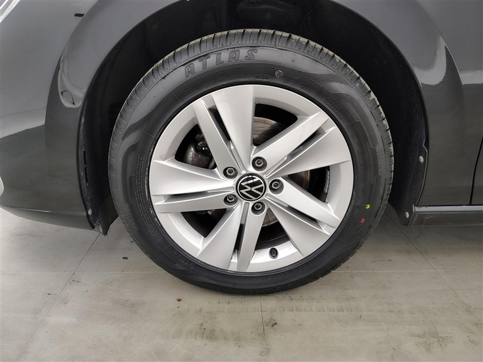 VW Golf 1.5 TSI 115cv Life CARPLAY / FULL LED / PDC AV+AR / JA 16" (2025) - Photo 6