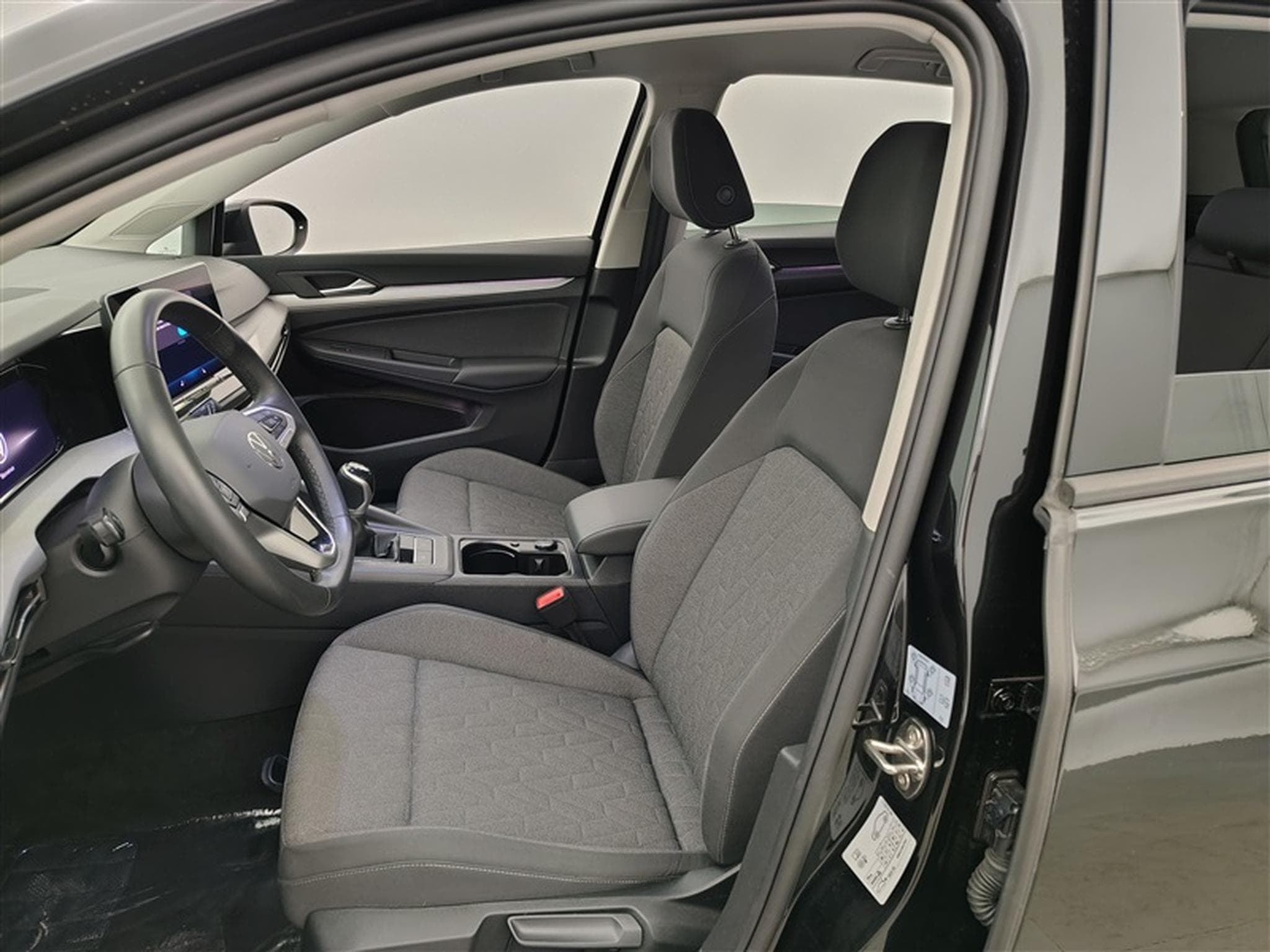VW Golf 1.5 TSI 115cv Life CARPLAY / FULL LED / PDC AV+AR / JA 16" (2025) - Photo 7